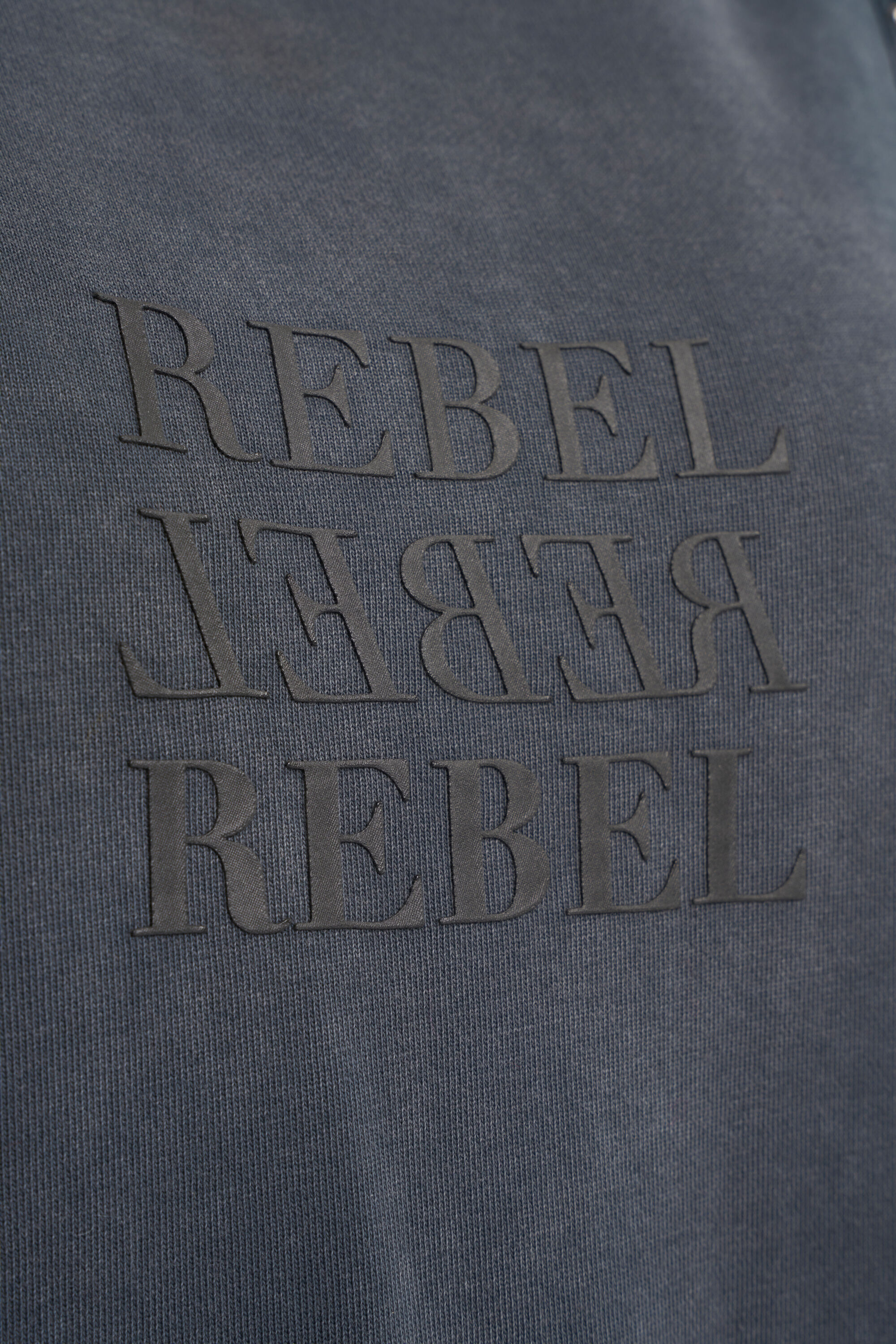 Robe pull avec clous  image number 5