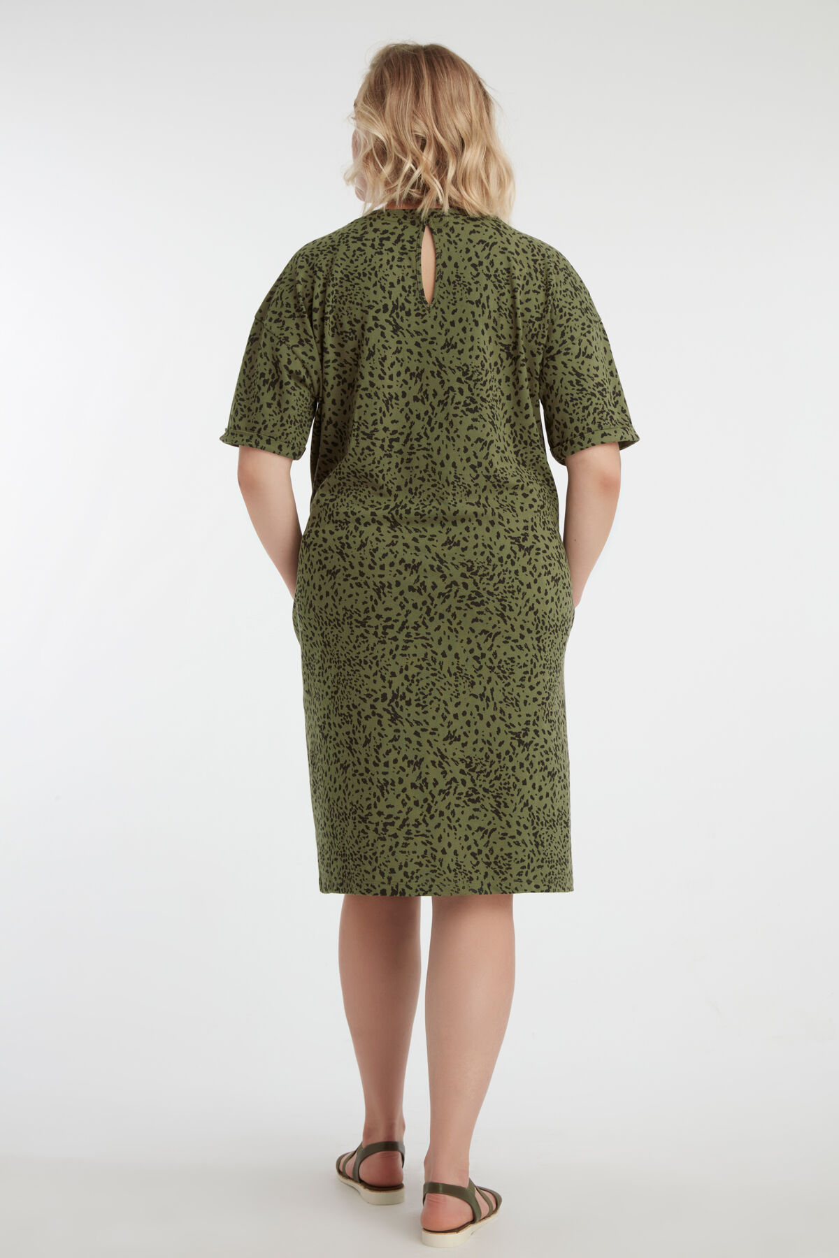 Robe d&eacute;contract&eacute;e image number 4