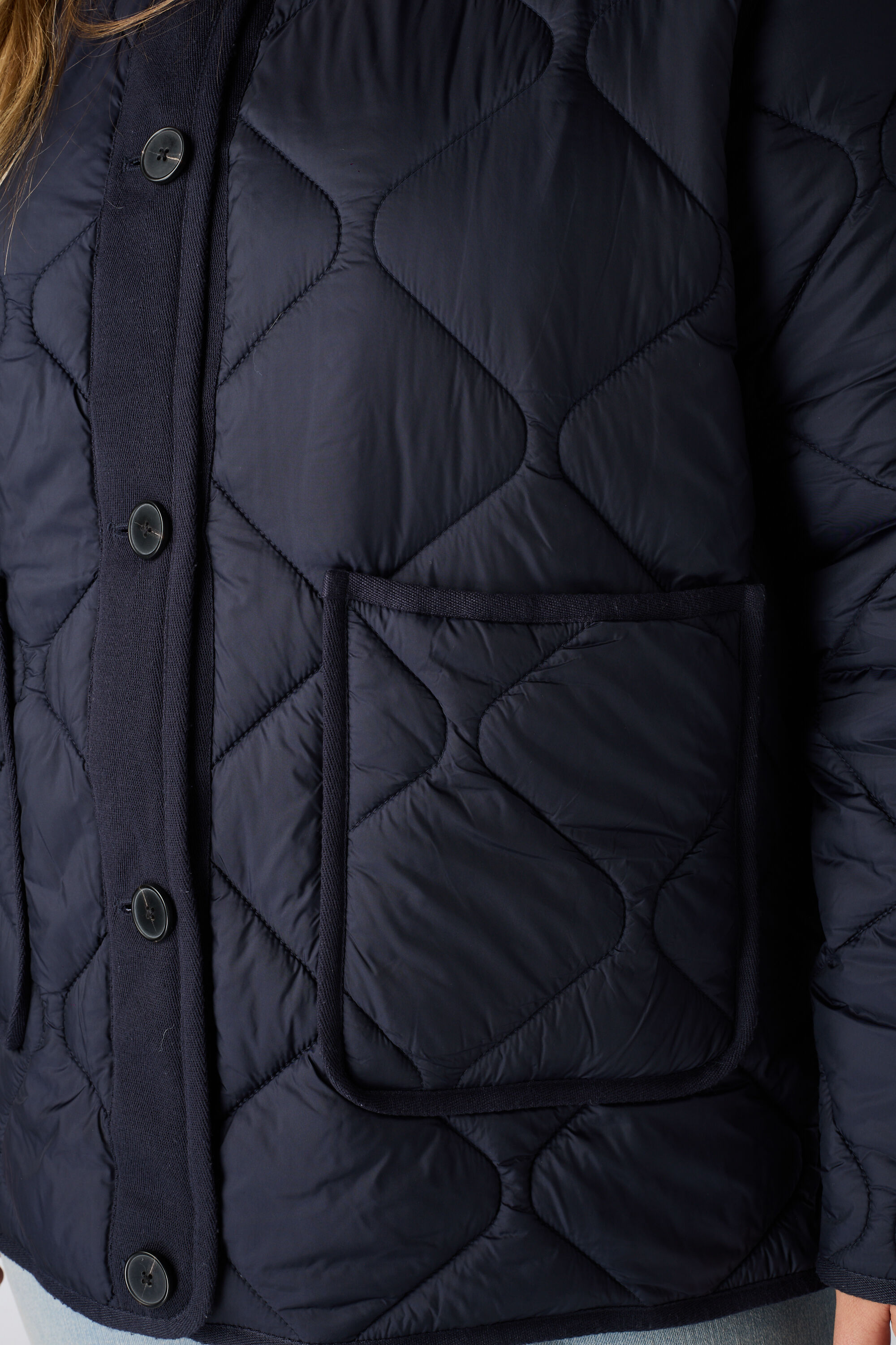 Veste l&eacute;g&egrave;rement matelass&eacute;e image number 6