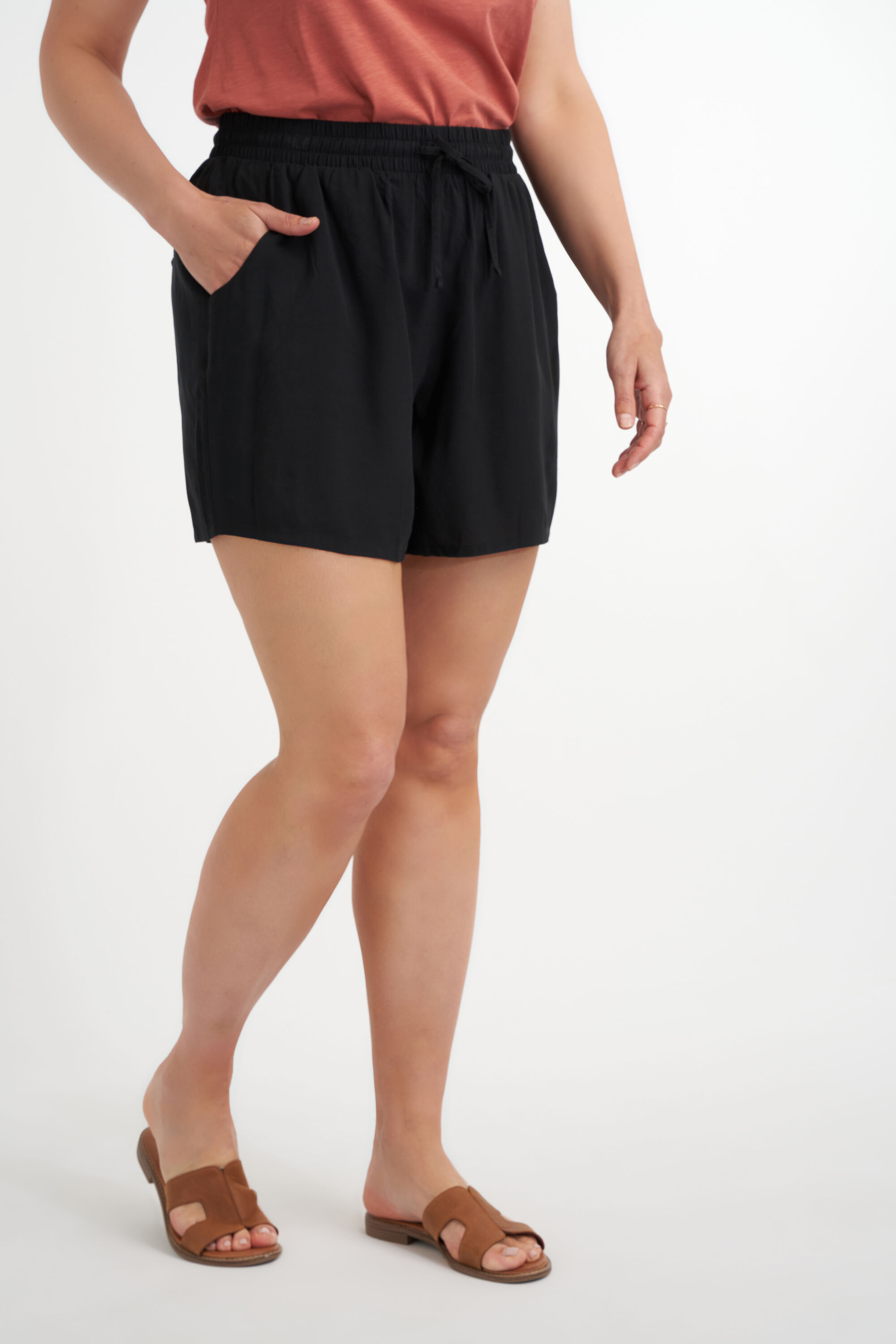 Short avec ceinture en tissu