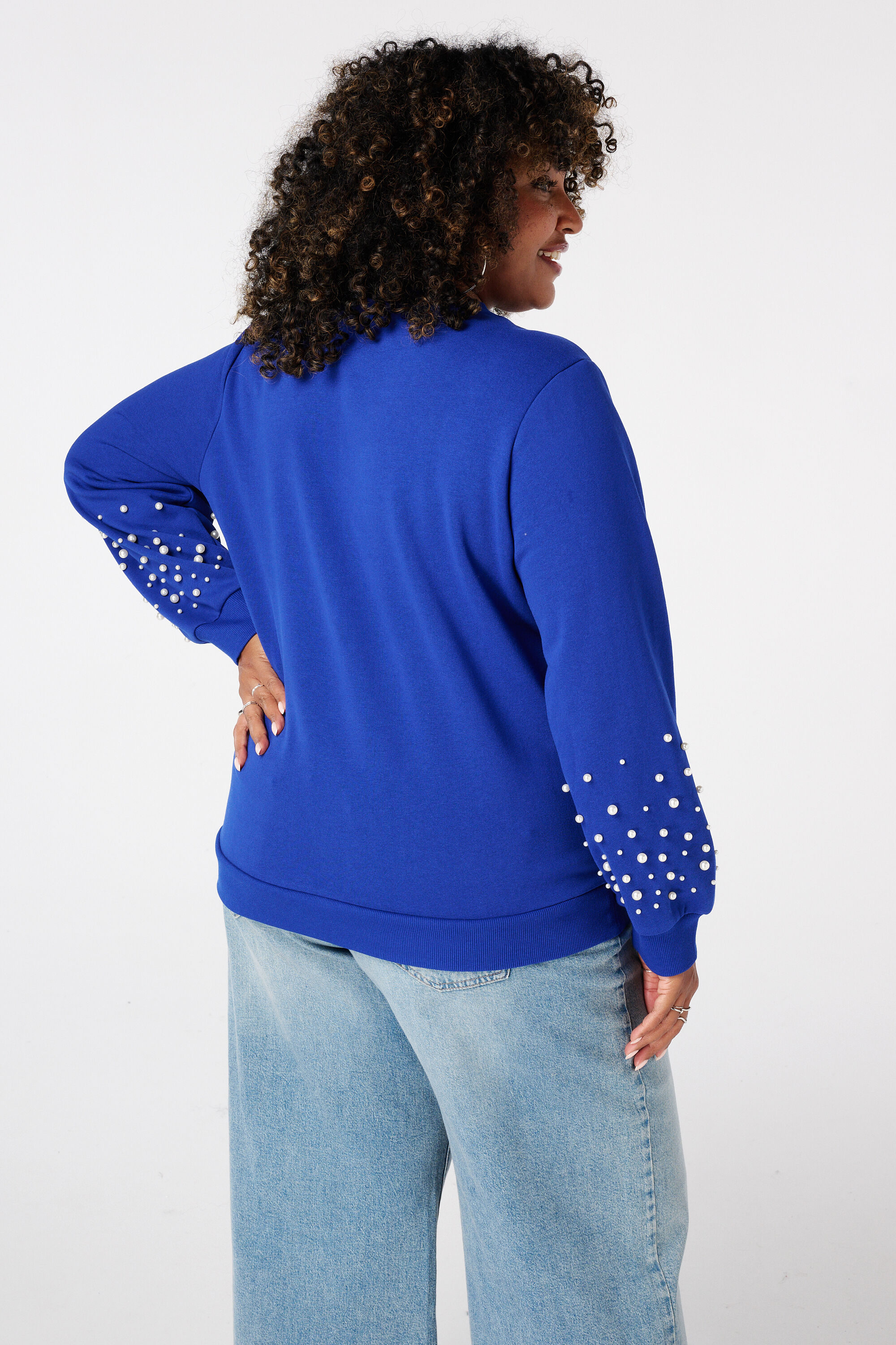 Pull avec d&eacute;tail perle image number 3