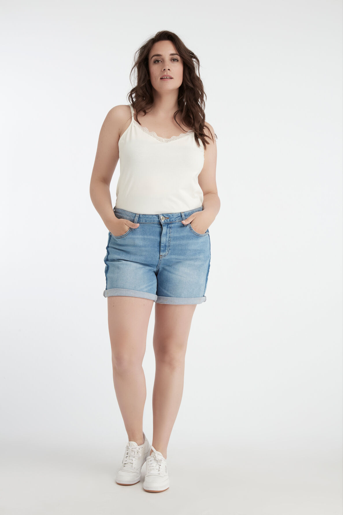 Haut avec bretelles spaghetti image number 3