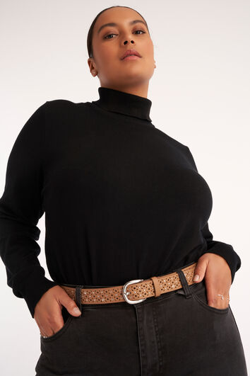 Ceinture avec un motif trou&eacute; et clou&eacute;  