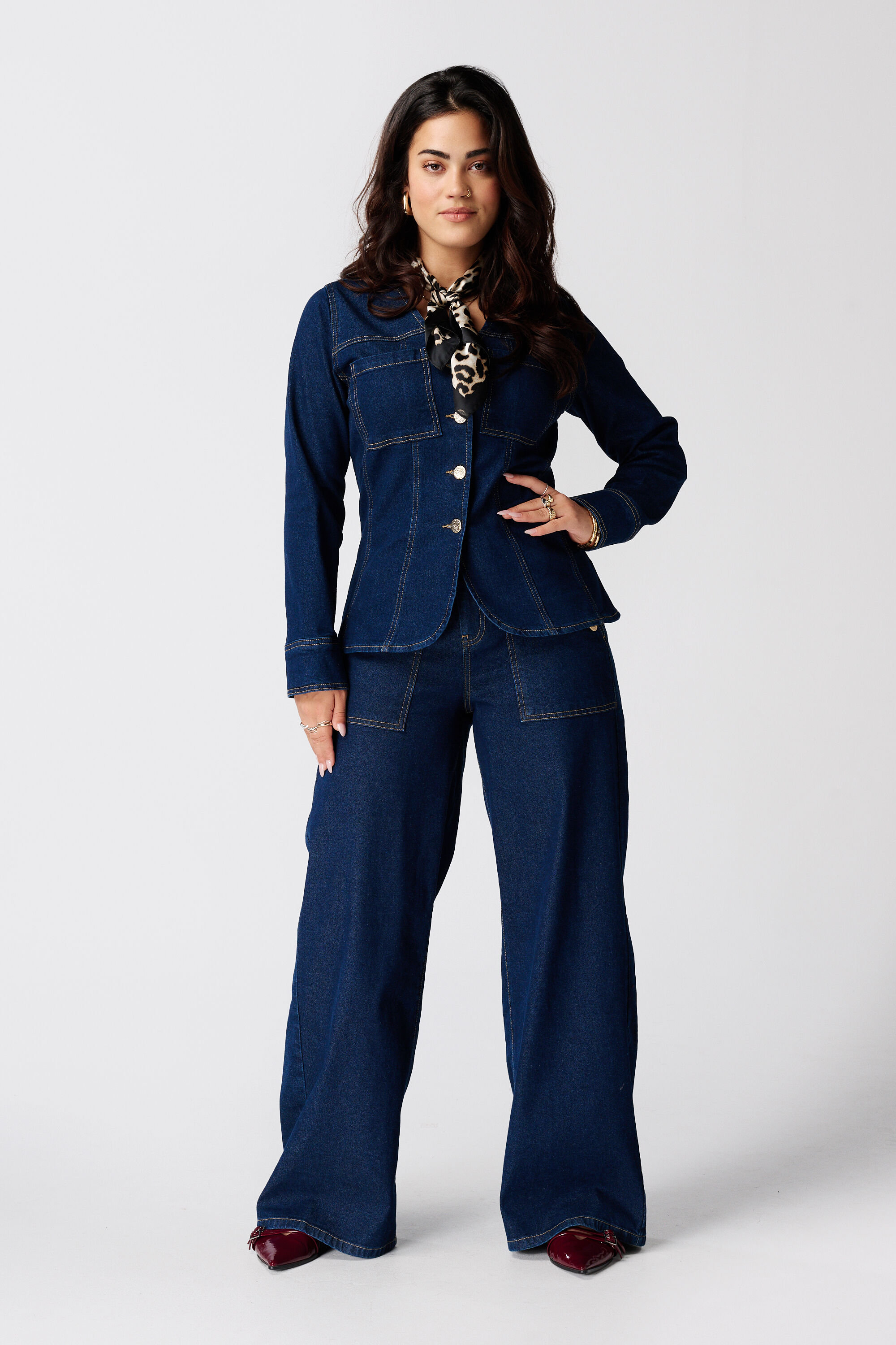 Veste en denim ajust&eacute;e image number 5