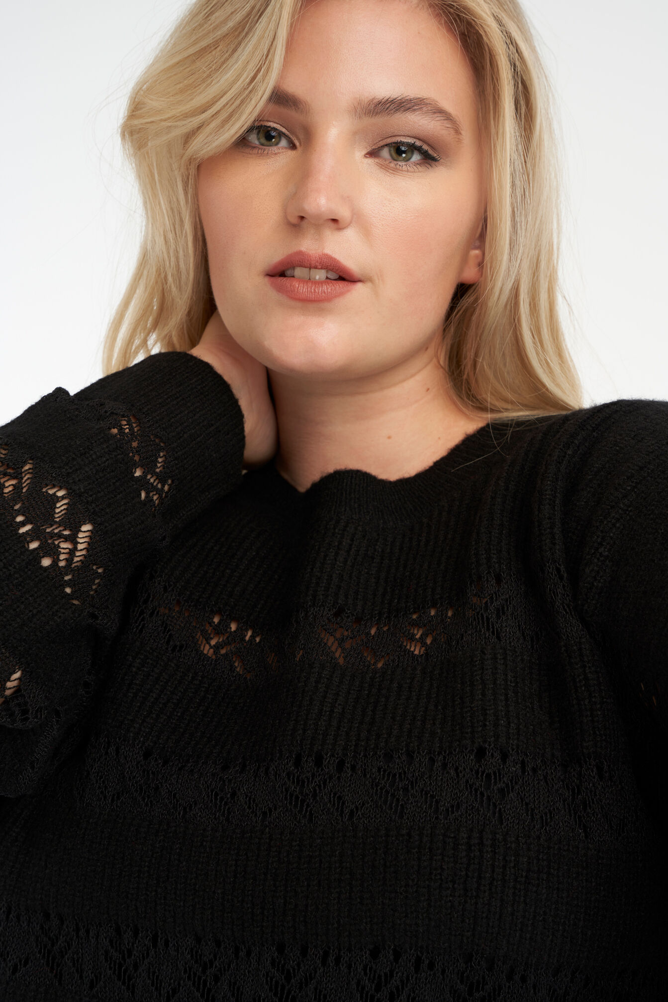 Sweater &agrave; manches ajour&eacute;es image number 4