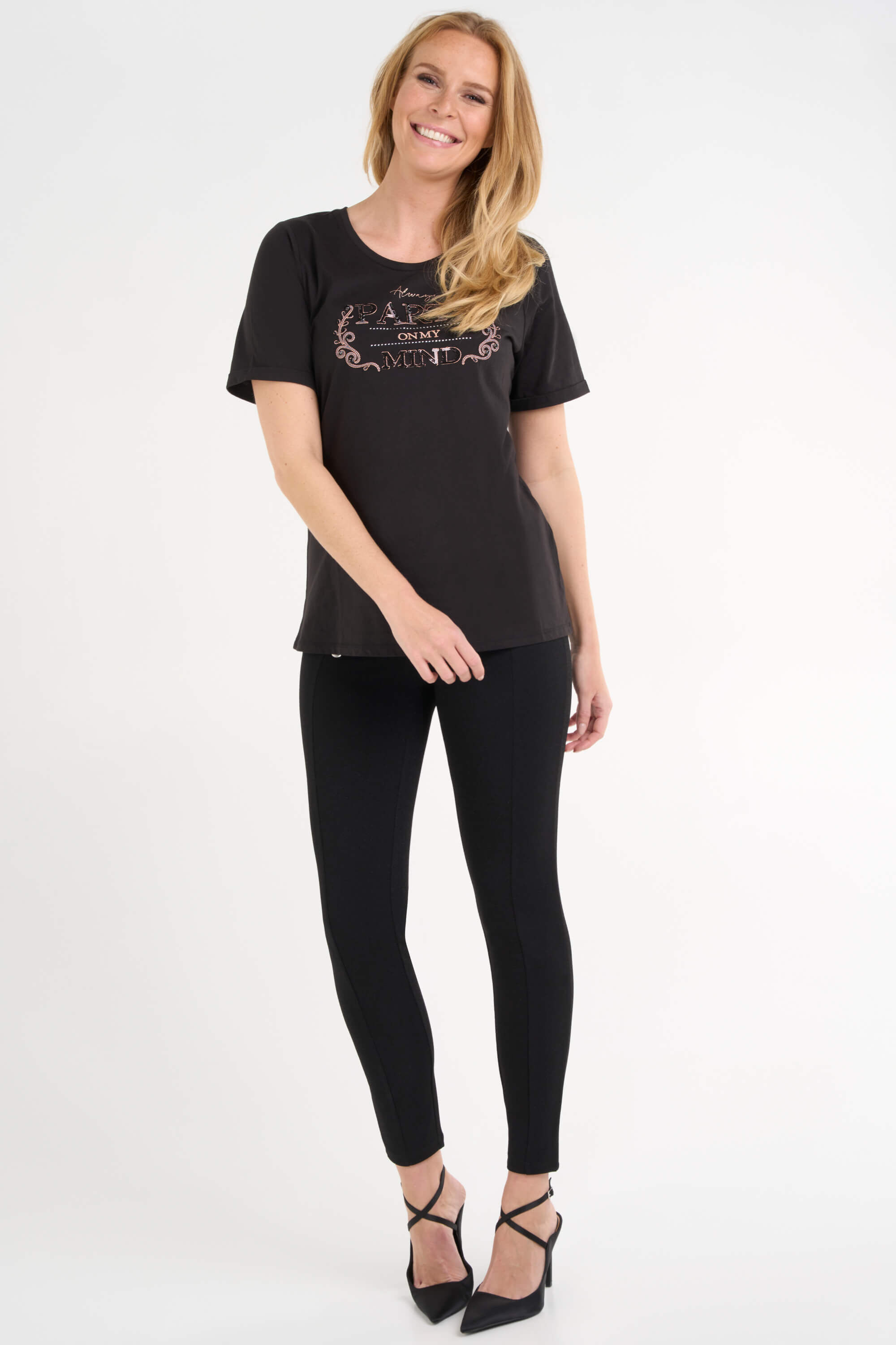 T-shirt avec un imprim&eacute; et des perles image number 5