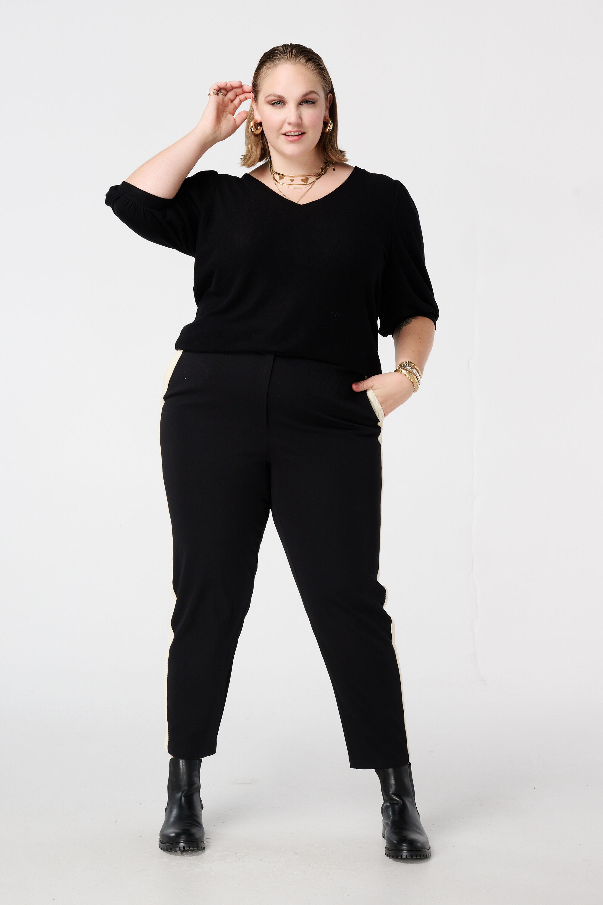 Top &agrave; manches ballon court  image number 5