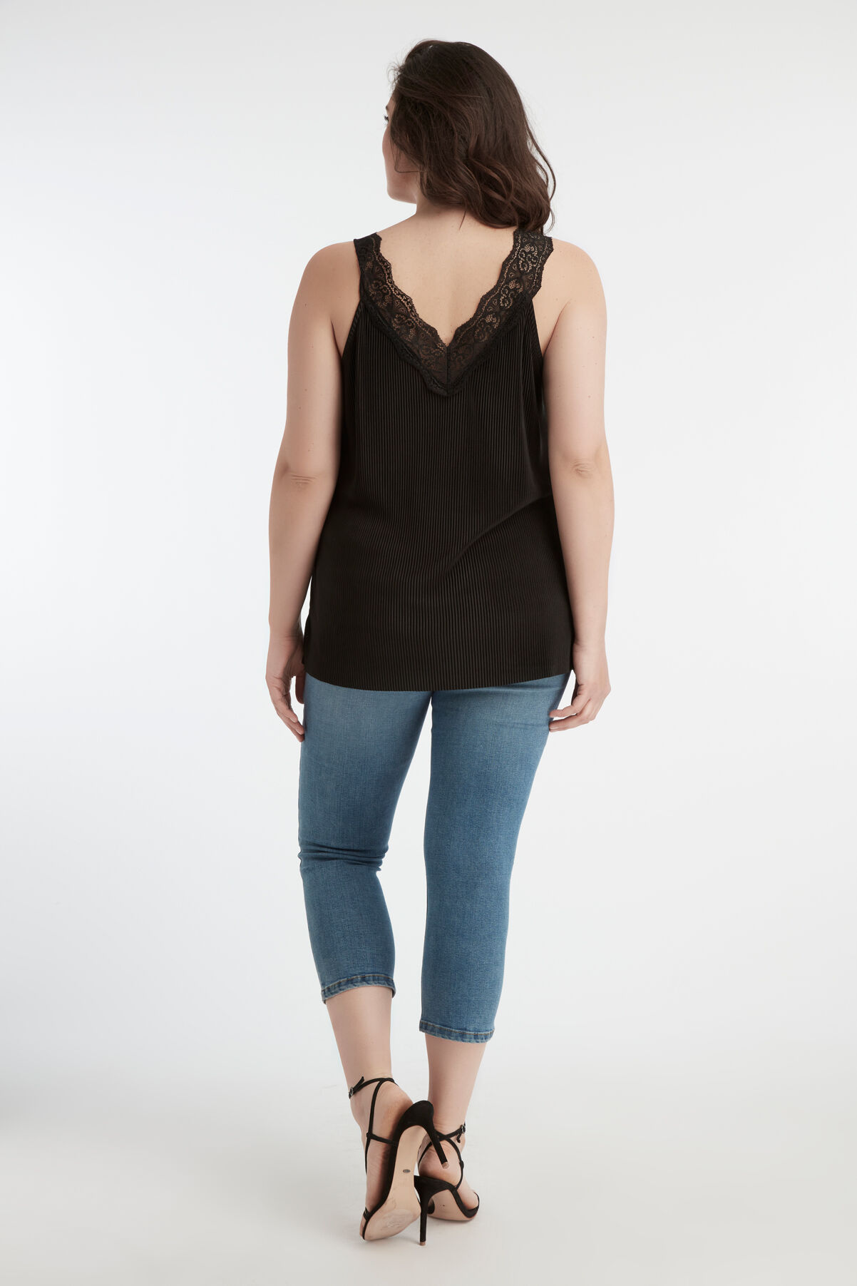 Haut pliss&eacute; uni avec dentelle image number 5