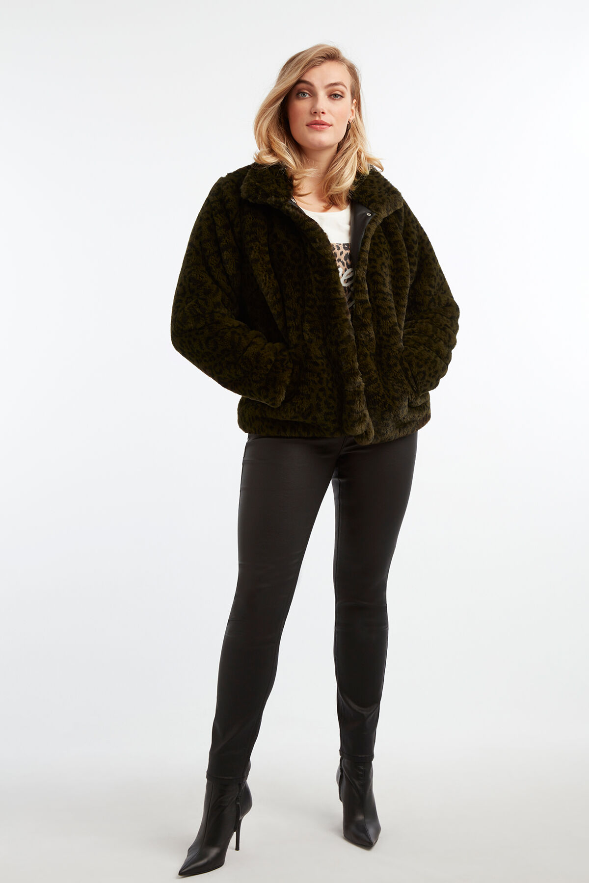 Manteau en fausse fourrure image number 5