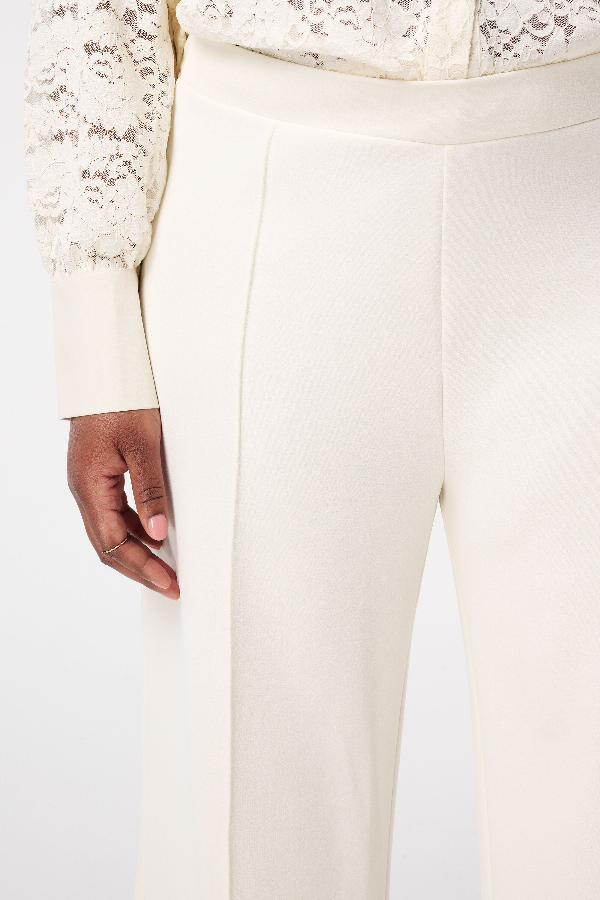 Pantalon avec taille &eacute;lastique image number 4