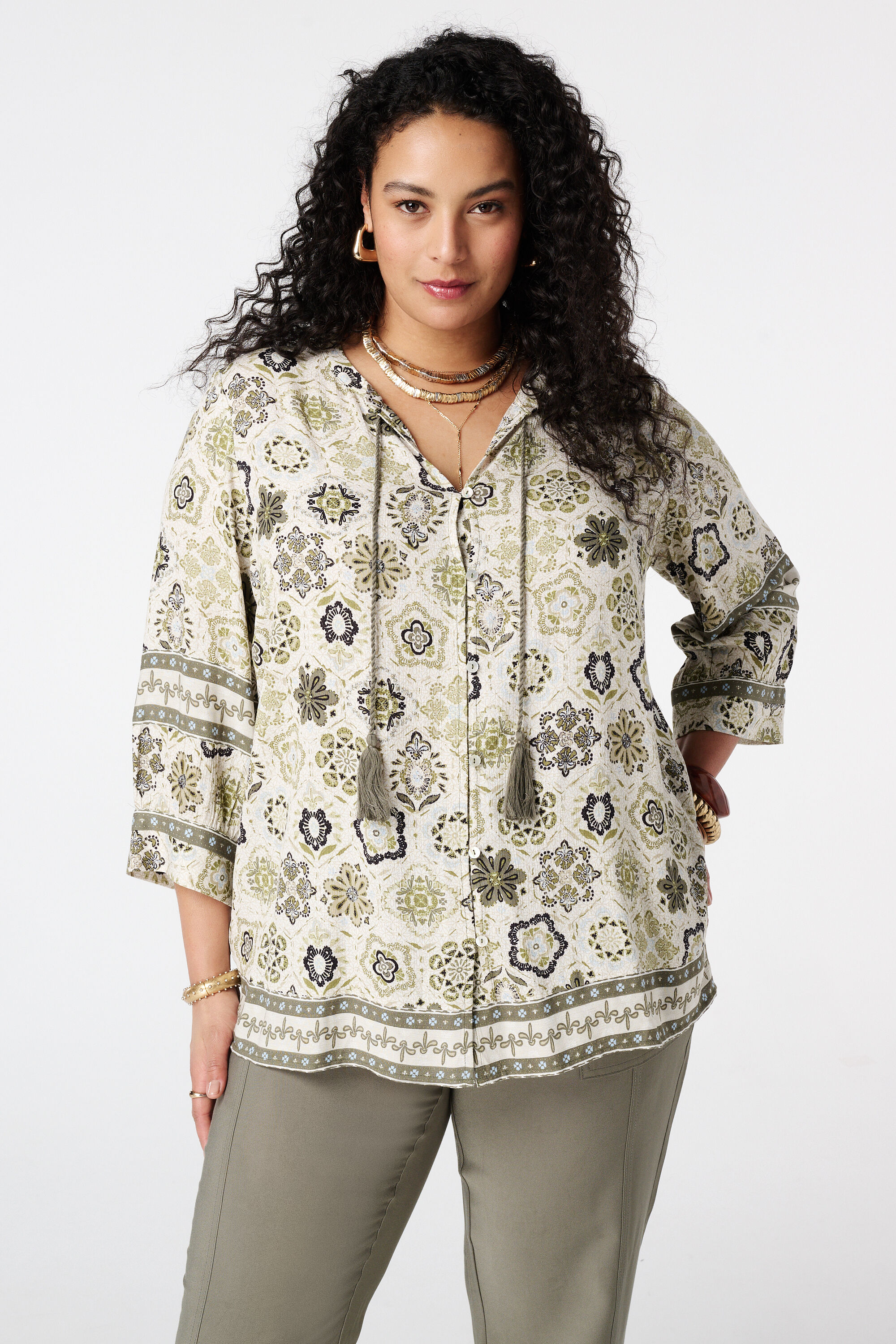 Blouse &agrave; fermeture boutonn&eacute;e