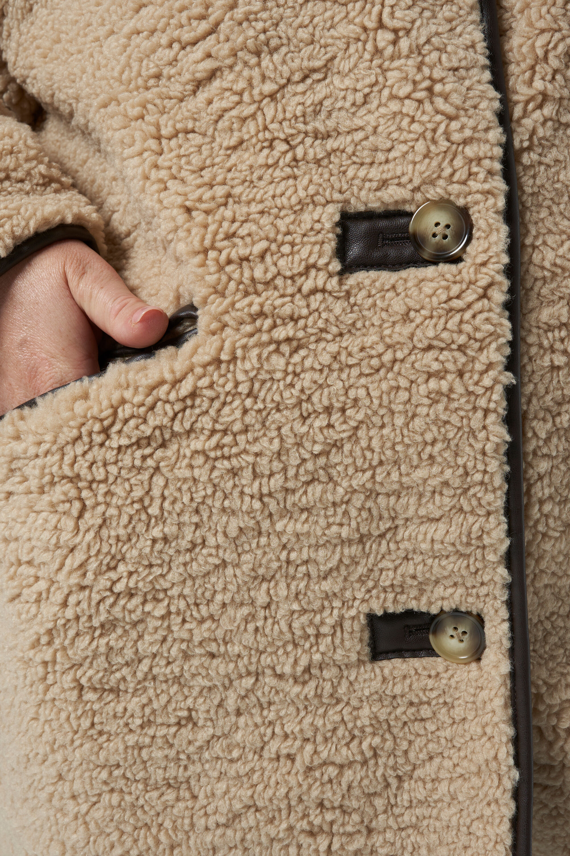 Veste teddy avec d&eacute;tails en cuir image number 4