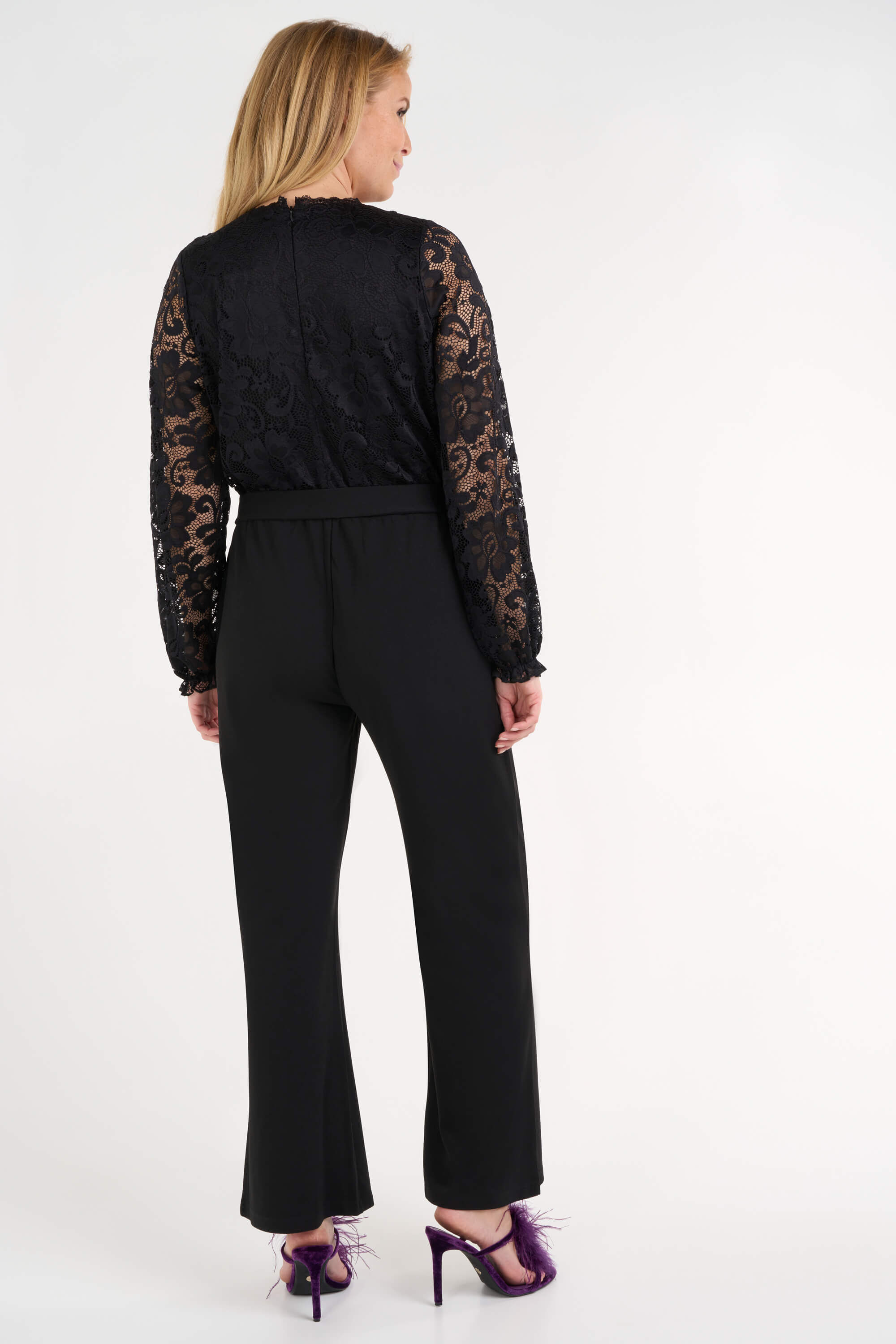 Combinaison avec dentelle image number 4