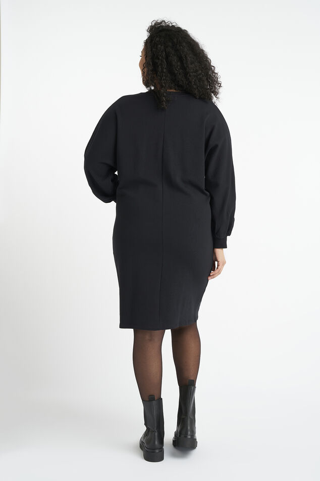 Robe pull image number 3