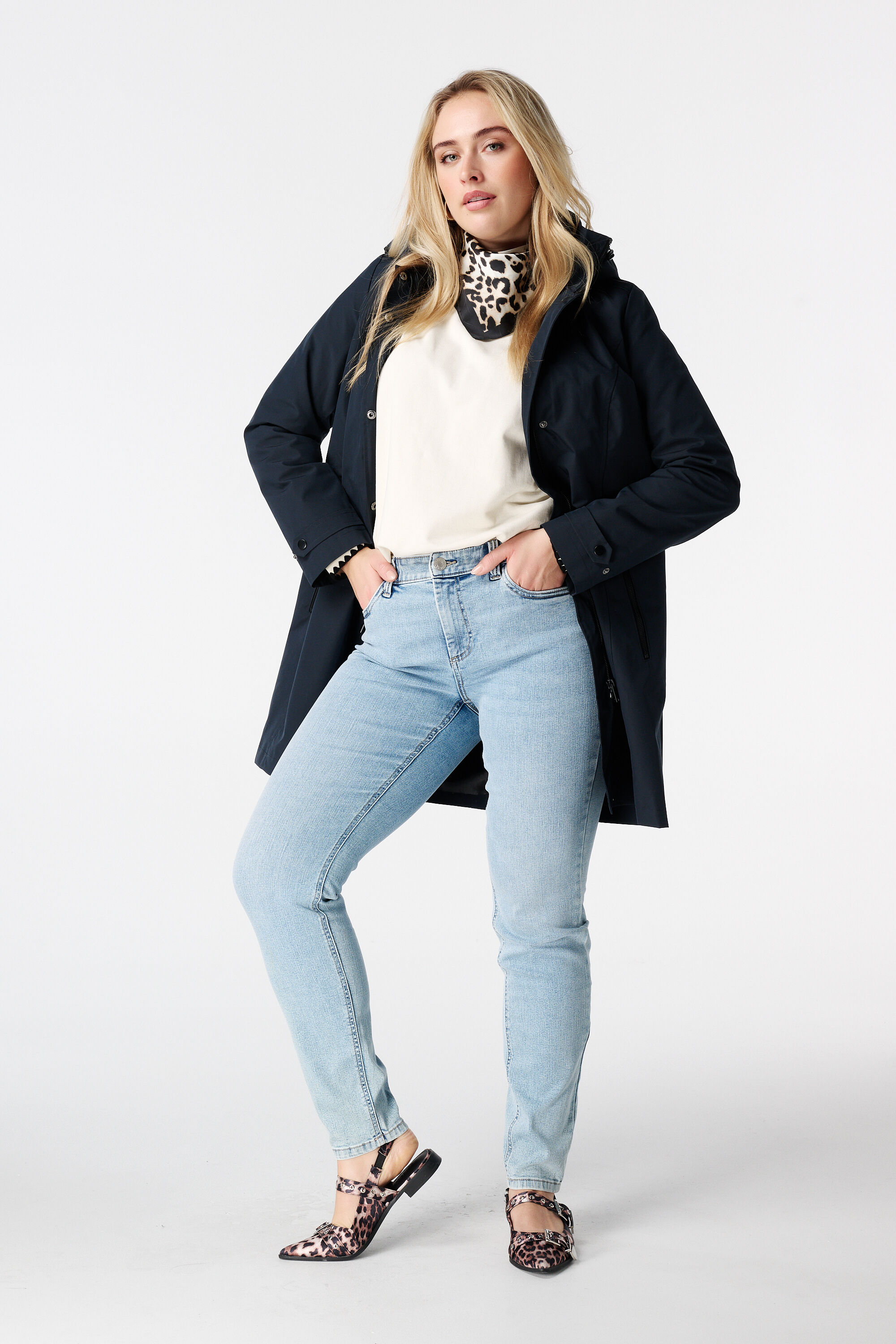 Manteau matelass&eacute; avec capuche image number 5