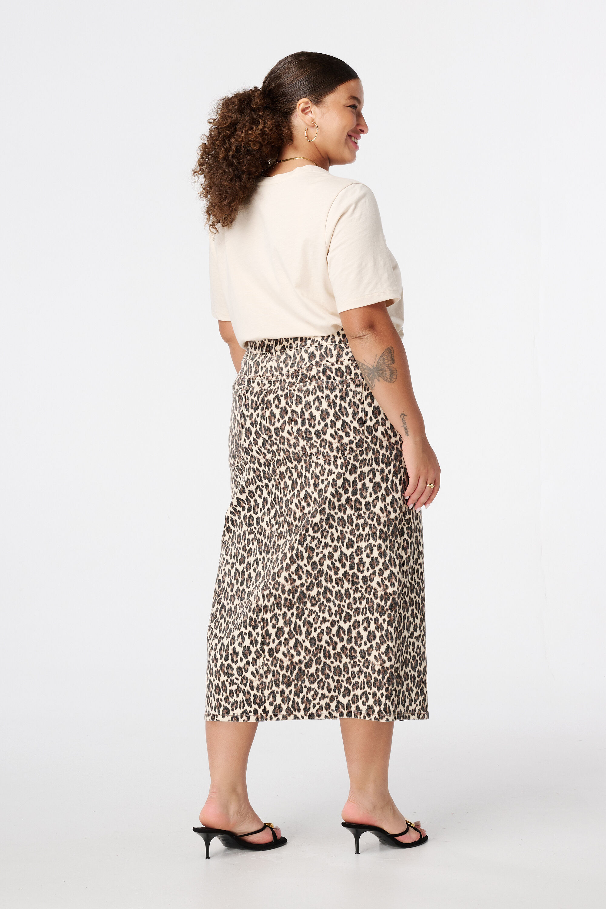 Jupe en denim avec imprim&eacute; panth&egrave;re image number 3