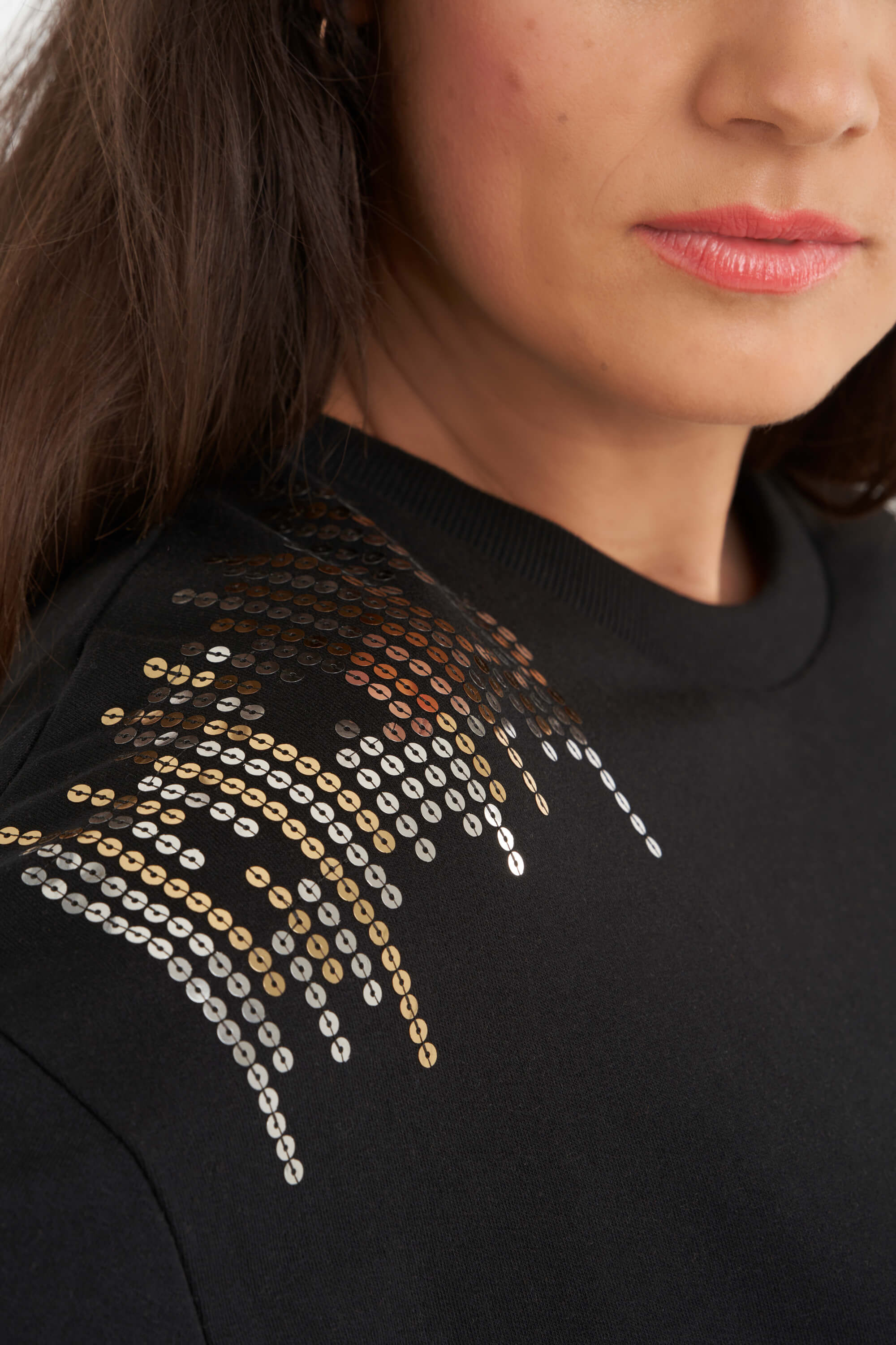 Pull avec des paillettes image number 4