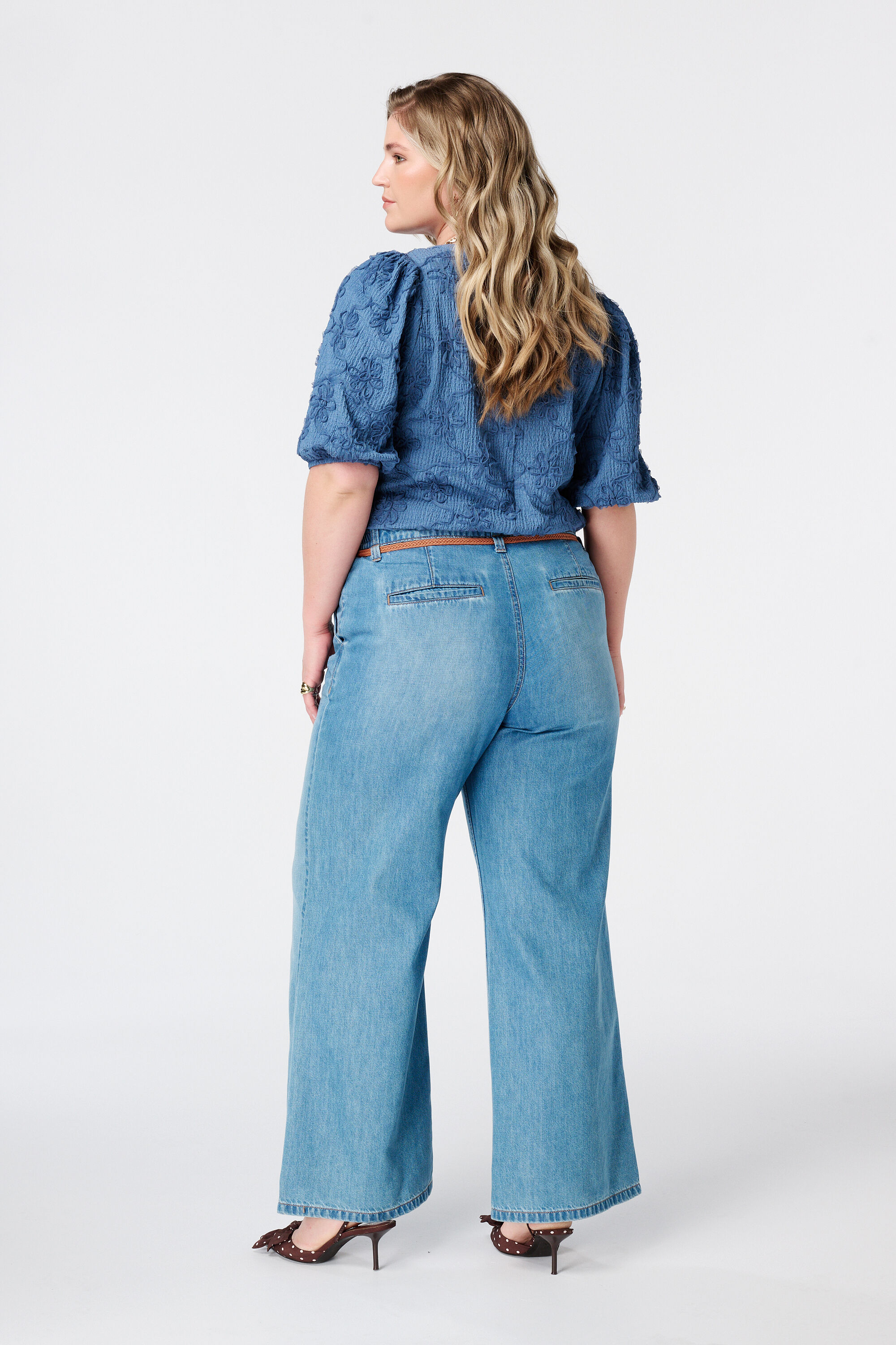 Jean wide leg avec ceinture image number 3