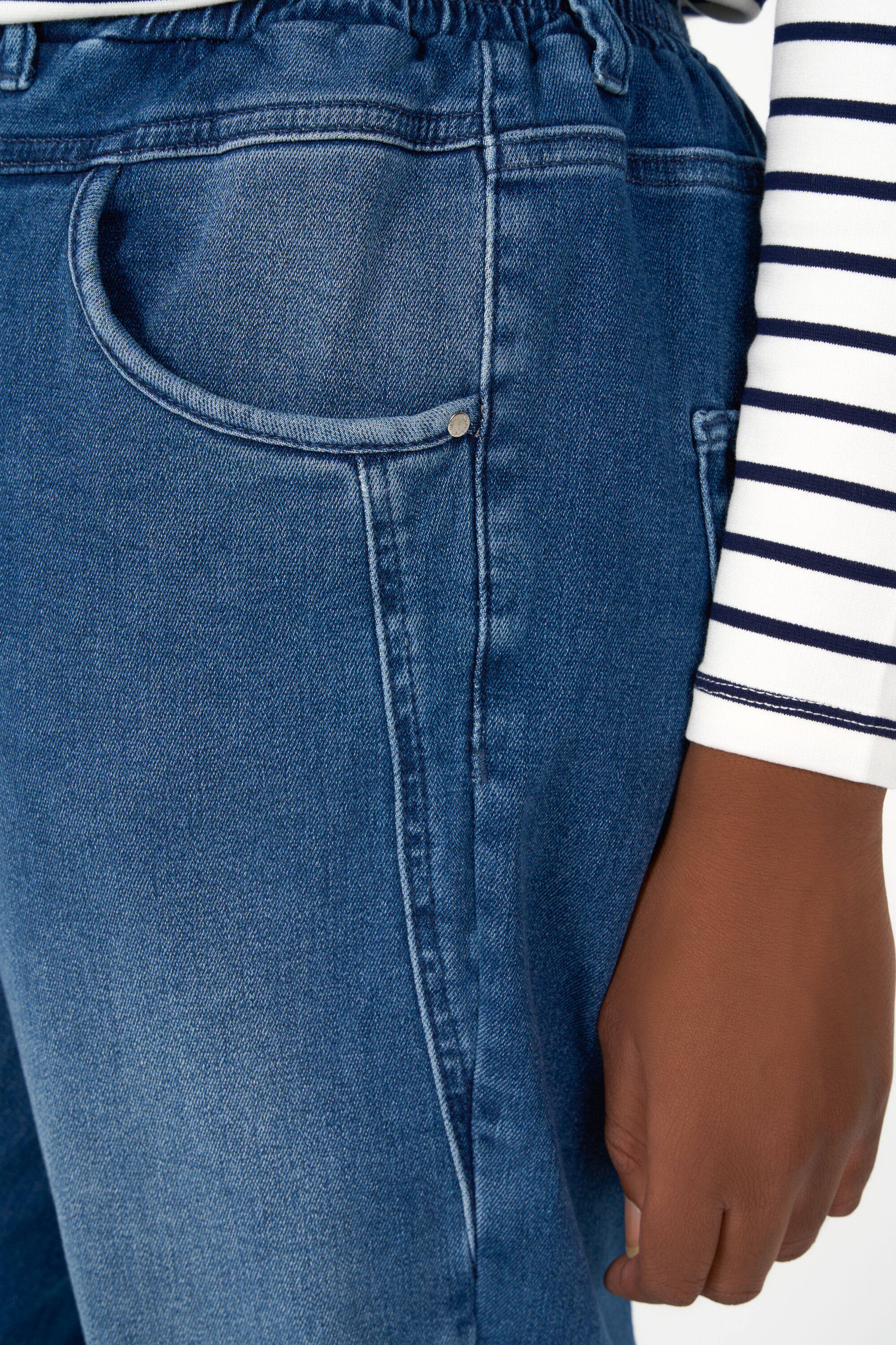 Pantalon de style jogging en denim image number 4