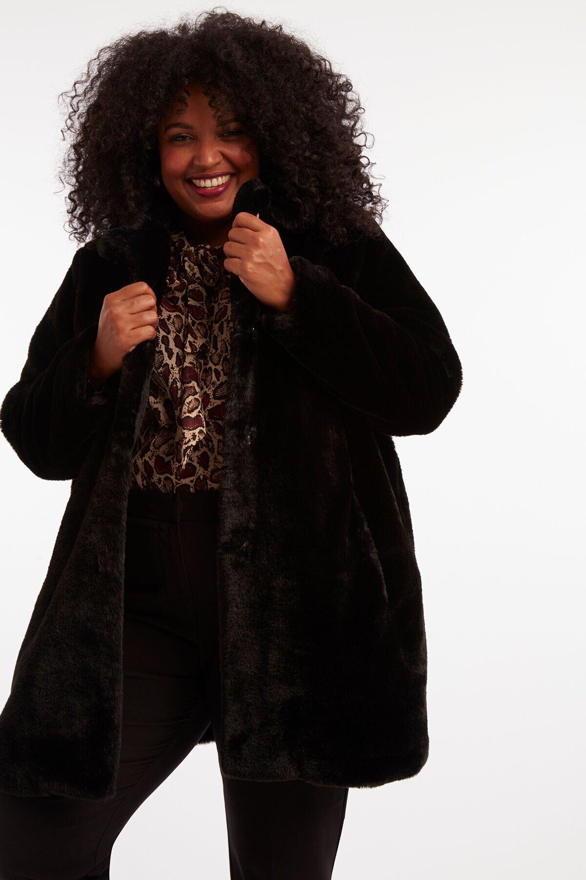 Manteau en fausse fourrure image number 4