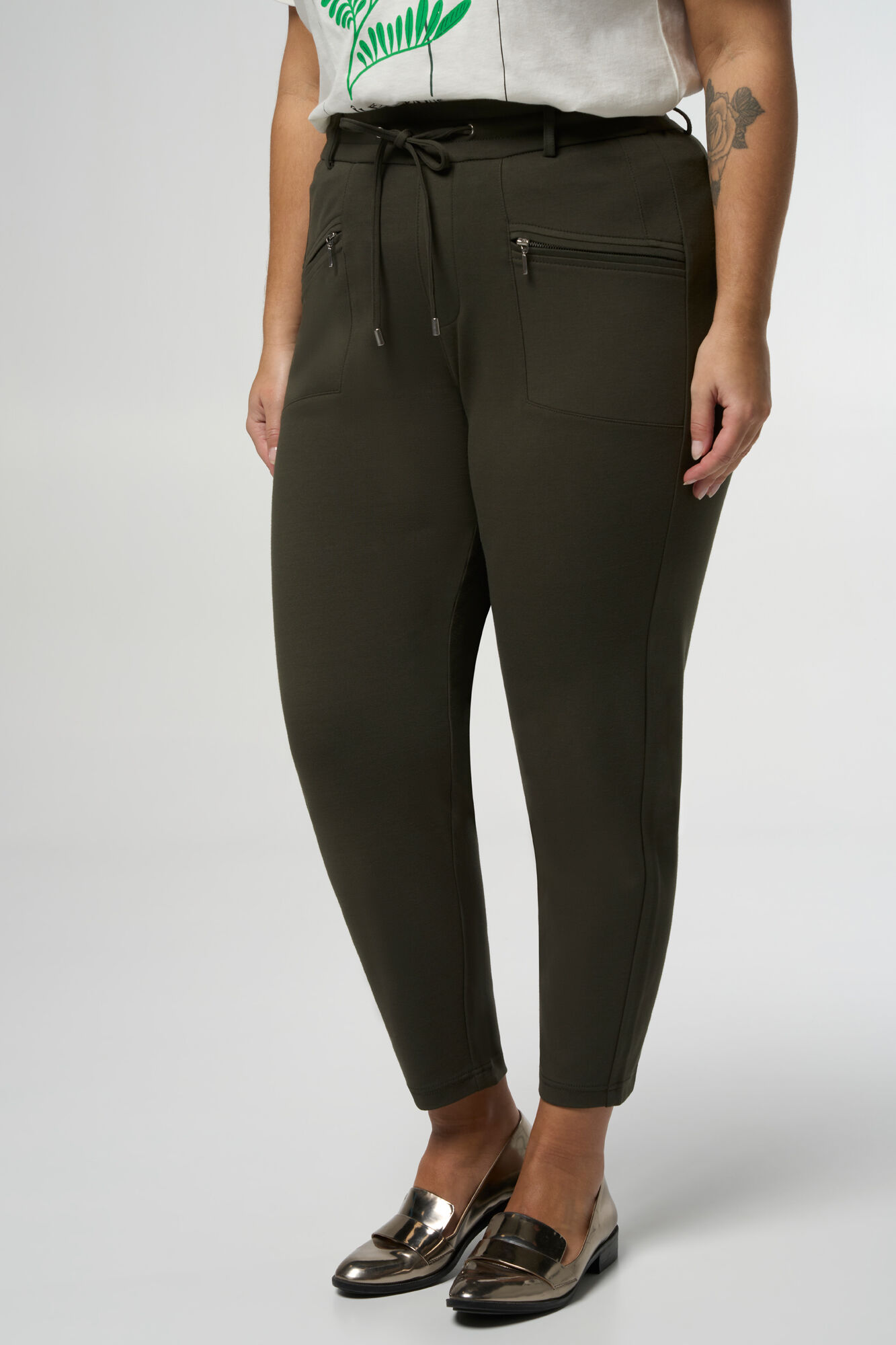 Pantalon zipp&eacute; longueur cheville image number 5