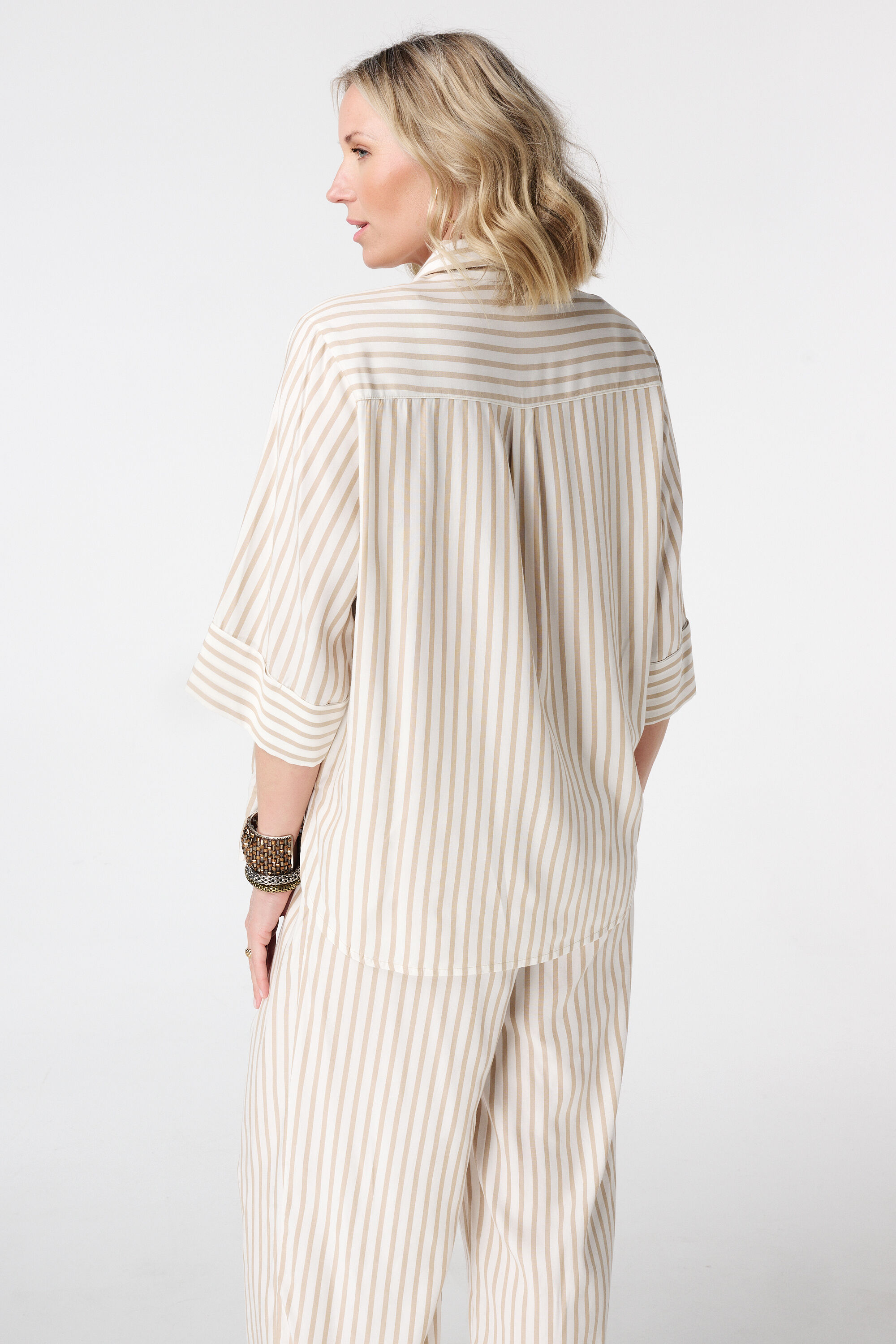 Blouse ray&eacute;e avec imprim&eacute; image number 3