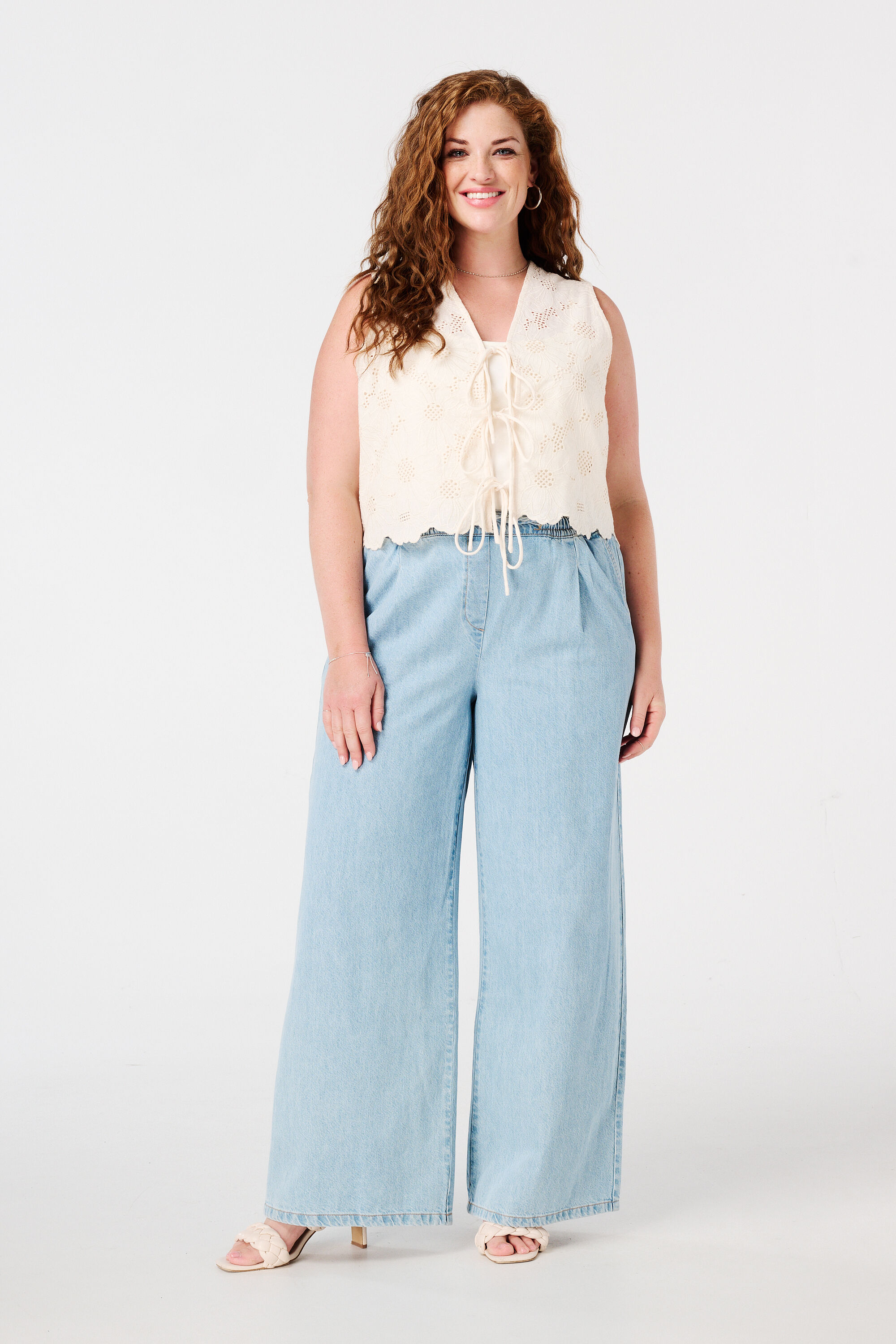 Gilet sans manches en coton avec broderies image number 5