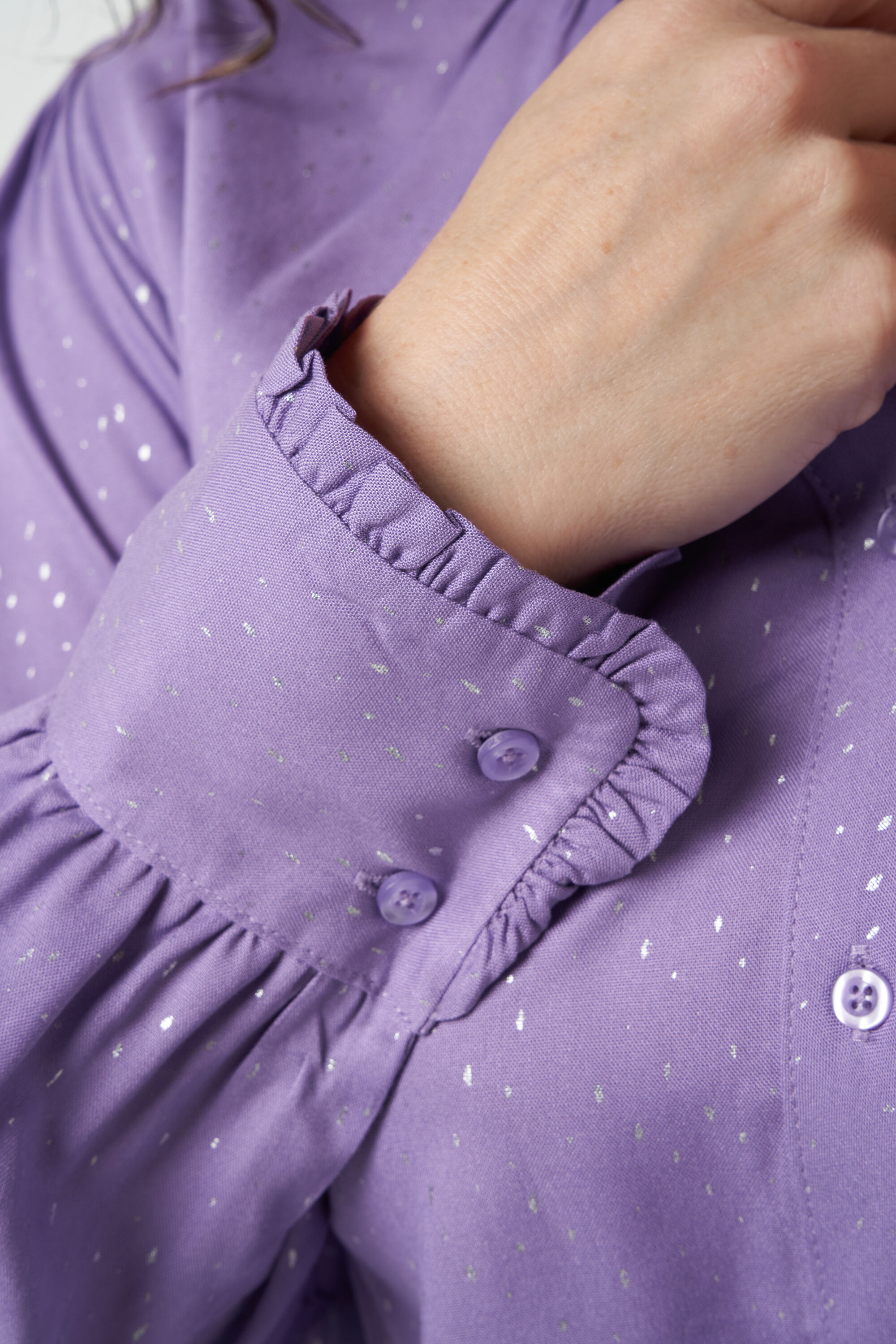 Chemisier lilas aux d&eacute;tails argent&eacute;s image number 5