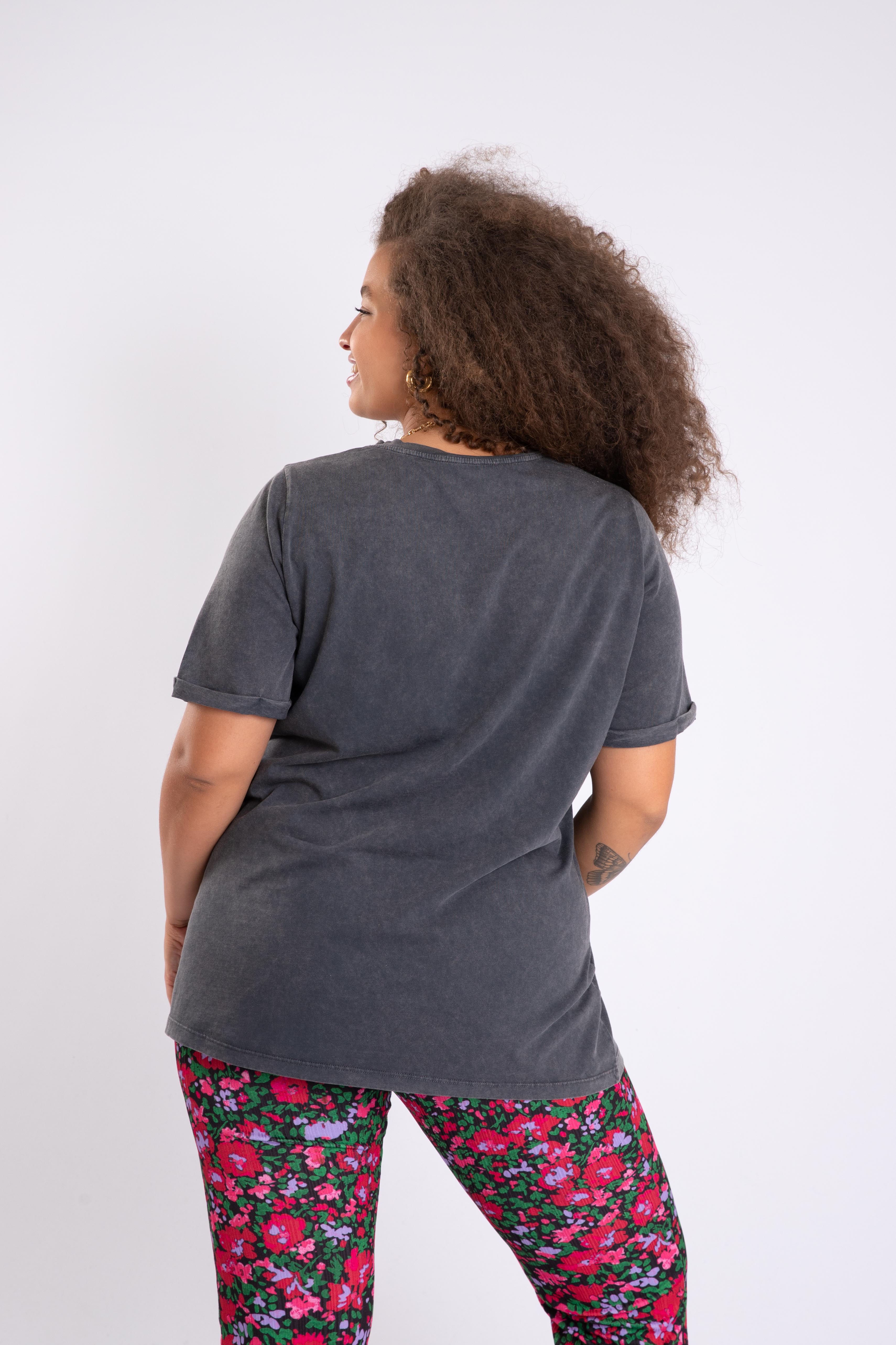 T-shirt &agrave; illustrations image number null