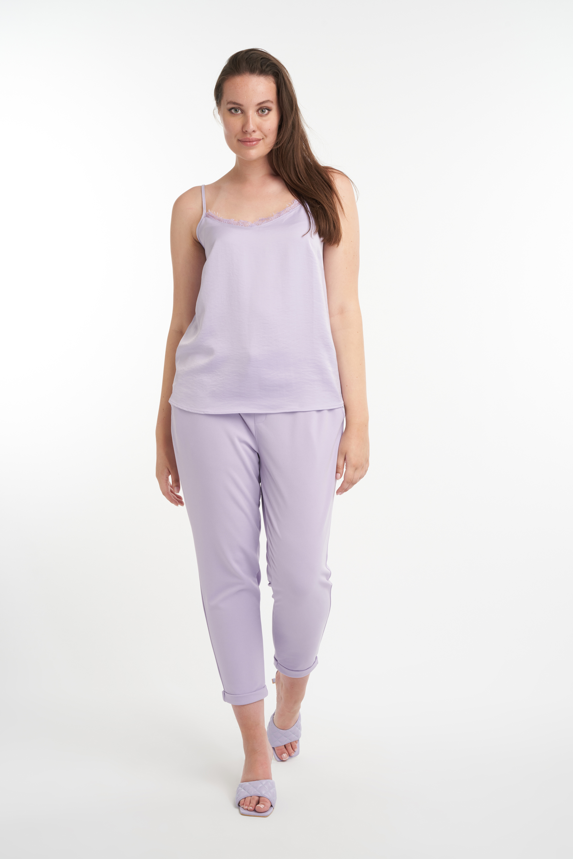 D&eacute;bardeur en dentelle image number null