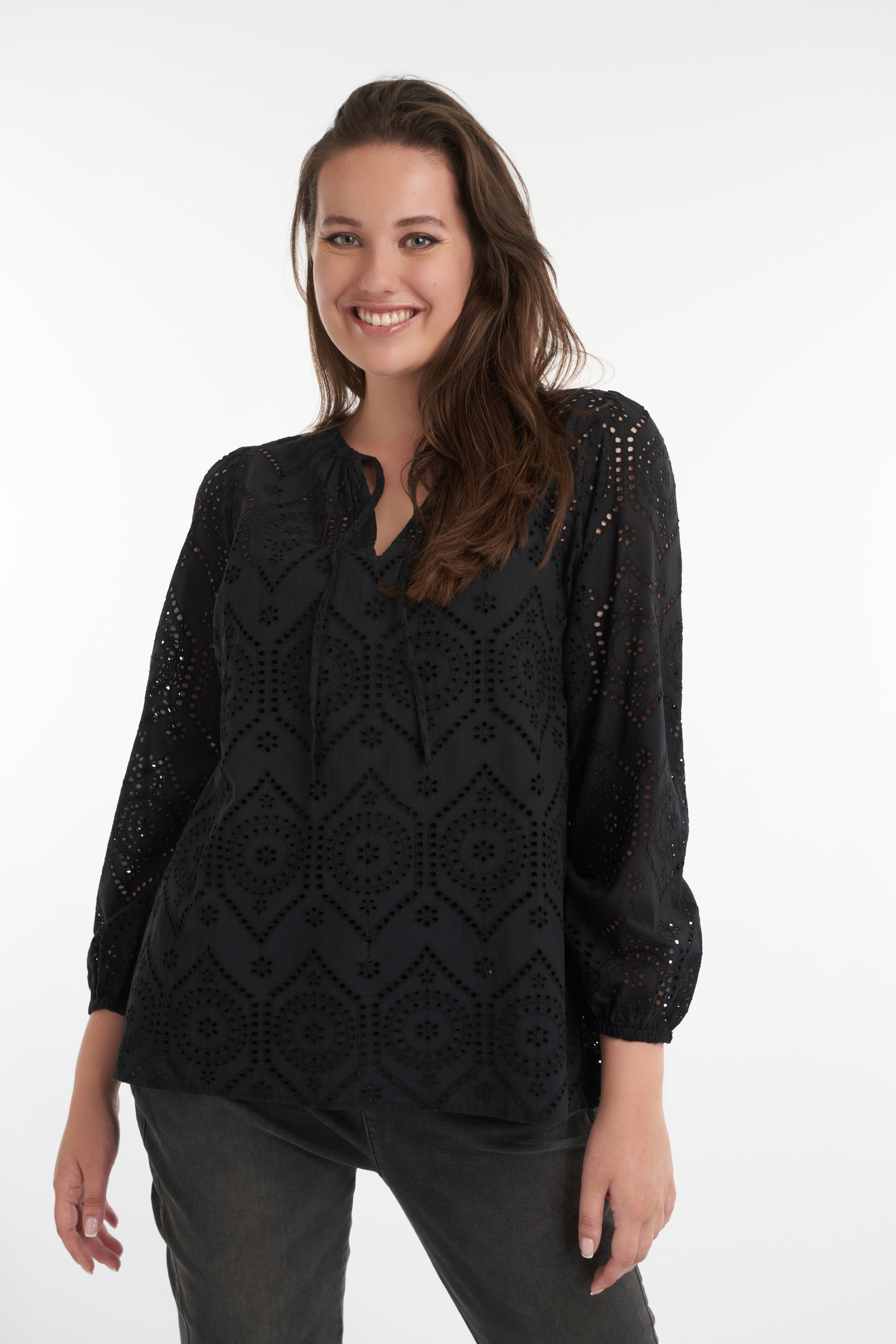 Chemisier &agrave; broderie image number null