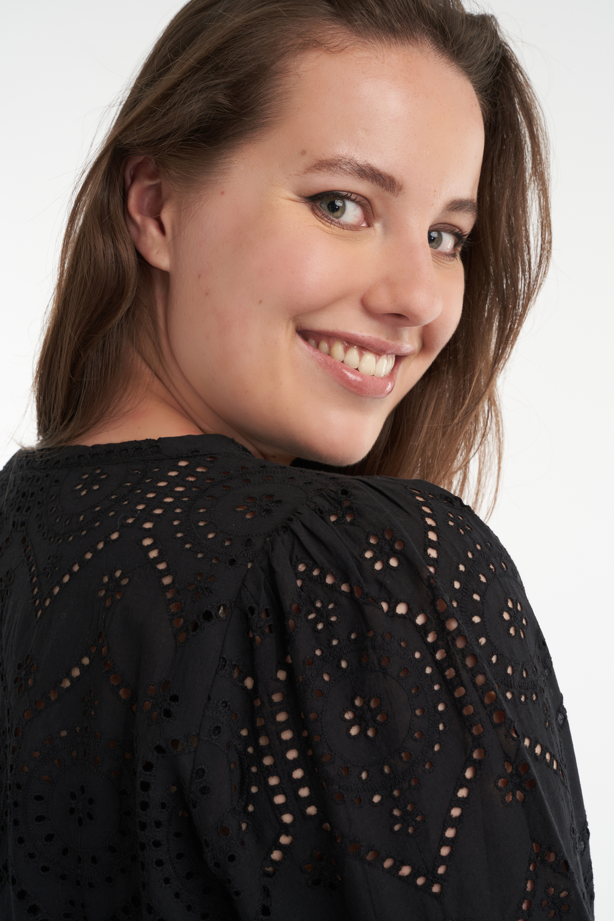 Chemisier &agrave; broderie image number null