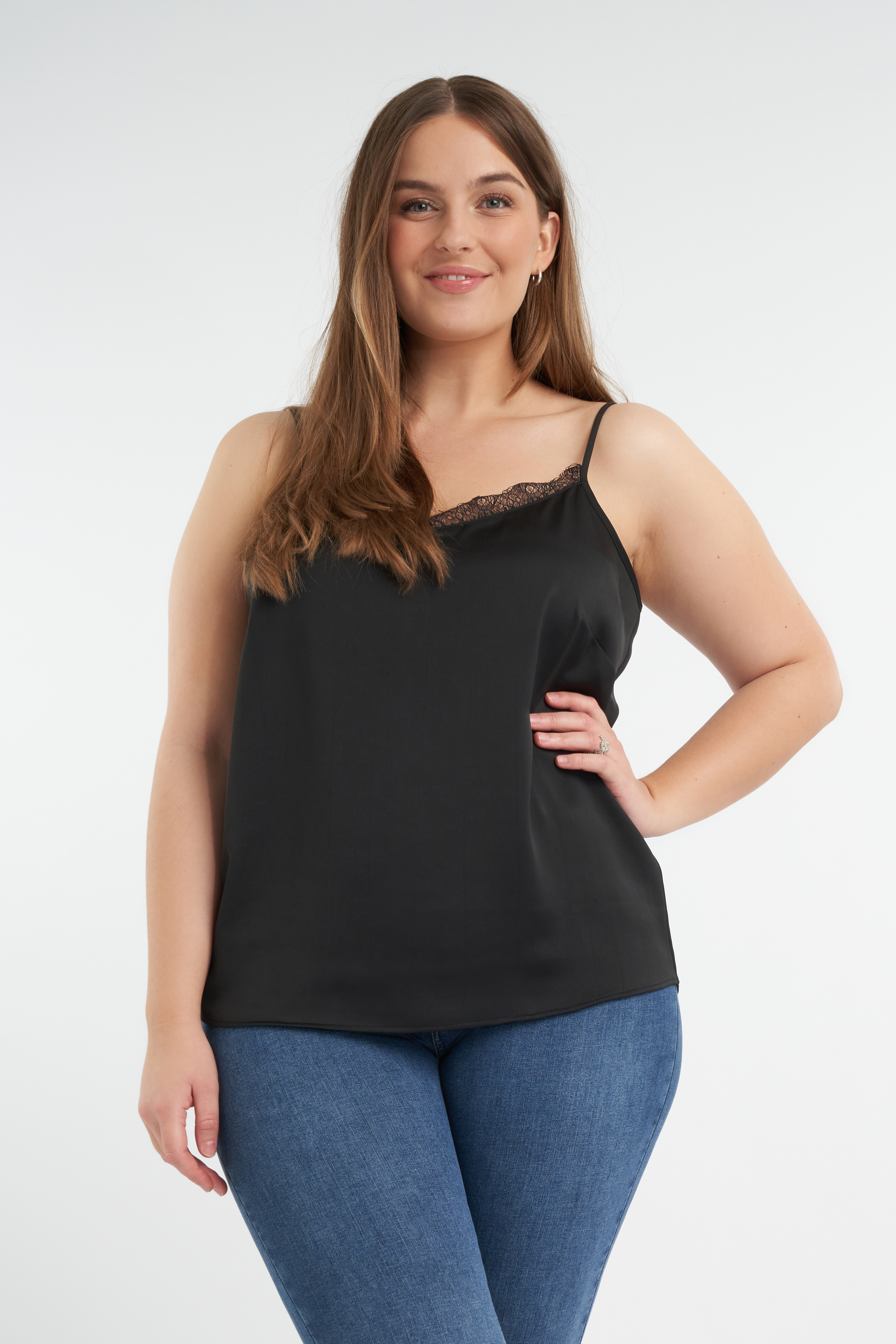 D&eacute;bardeur en dentelle image number null