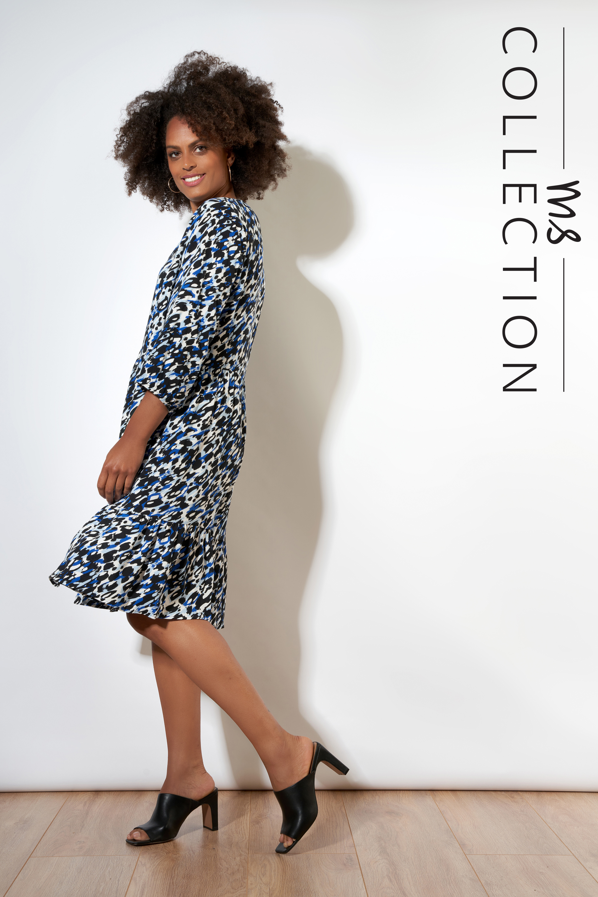 Robe coupe trap&egrave;ze &agrave; imprim&eacute;  image number null