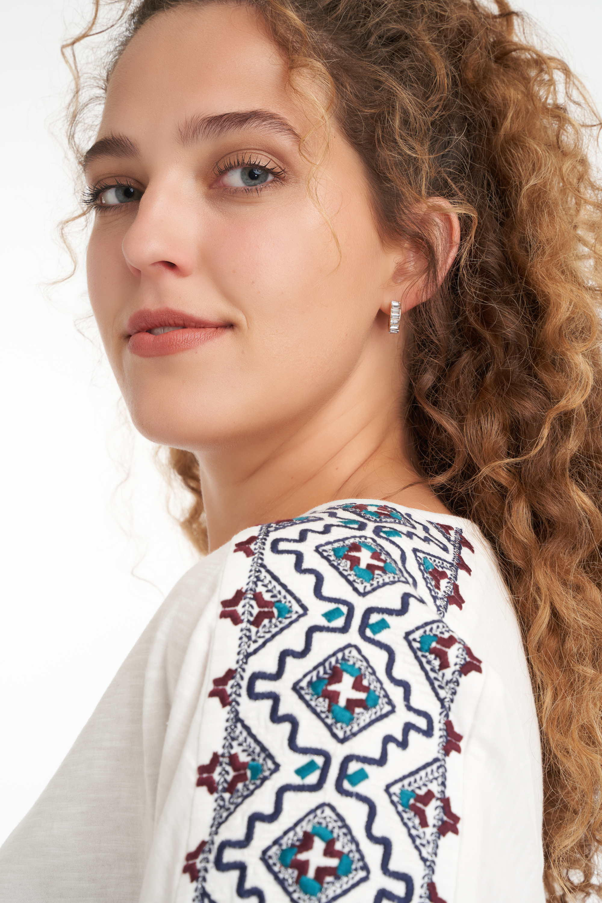 Haut avec broderie image number null