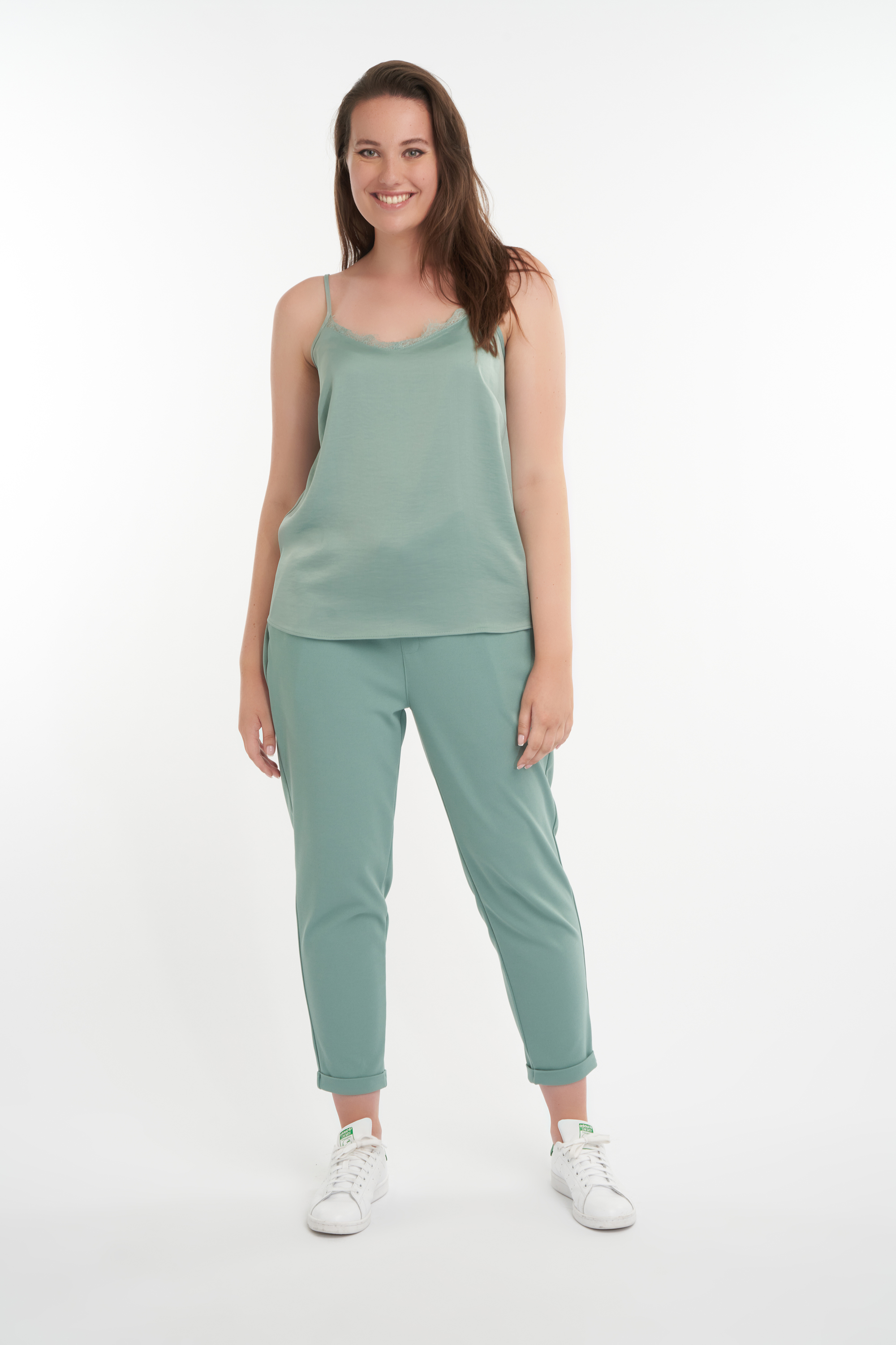 D&eacute;bardeur en dentelle image number null