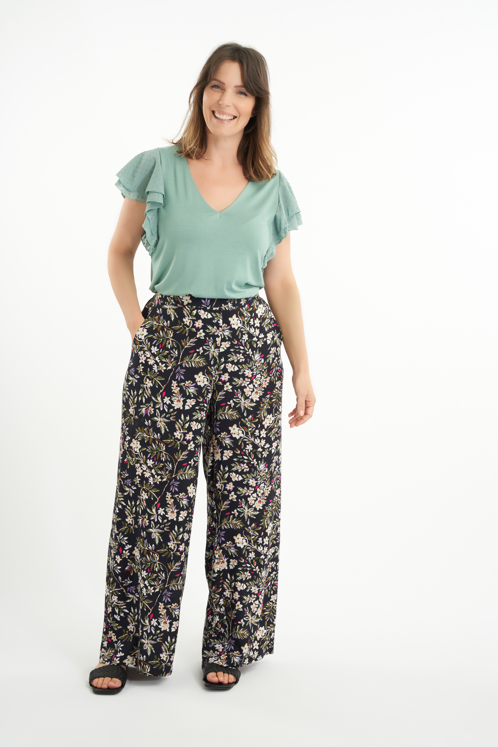 Haut avec manches &eacute;l&eacute;gantes  image number null