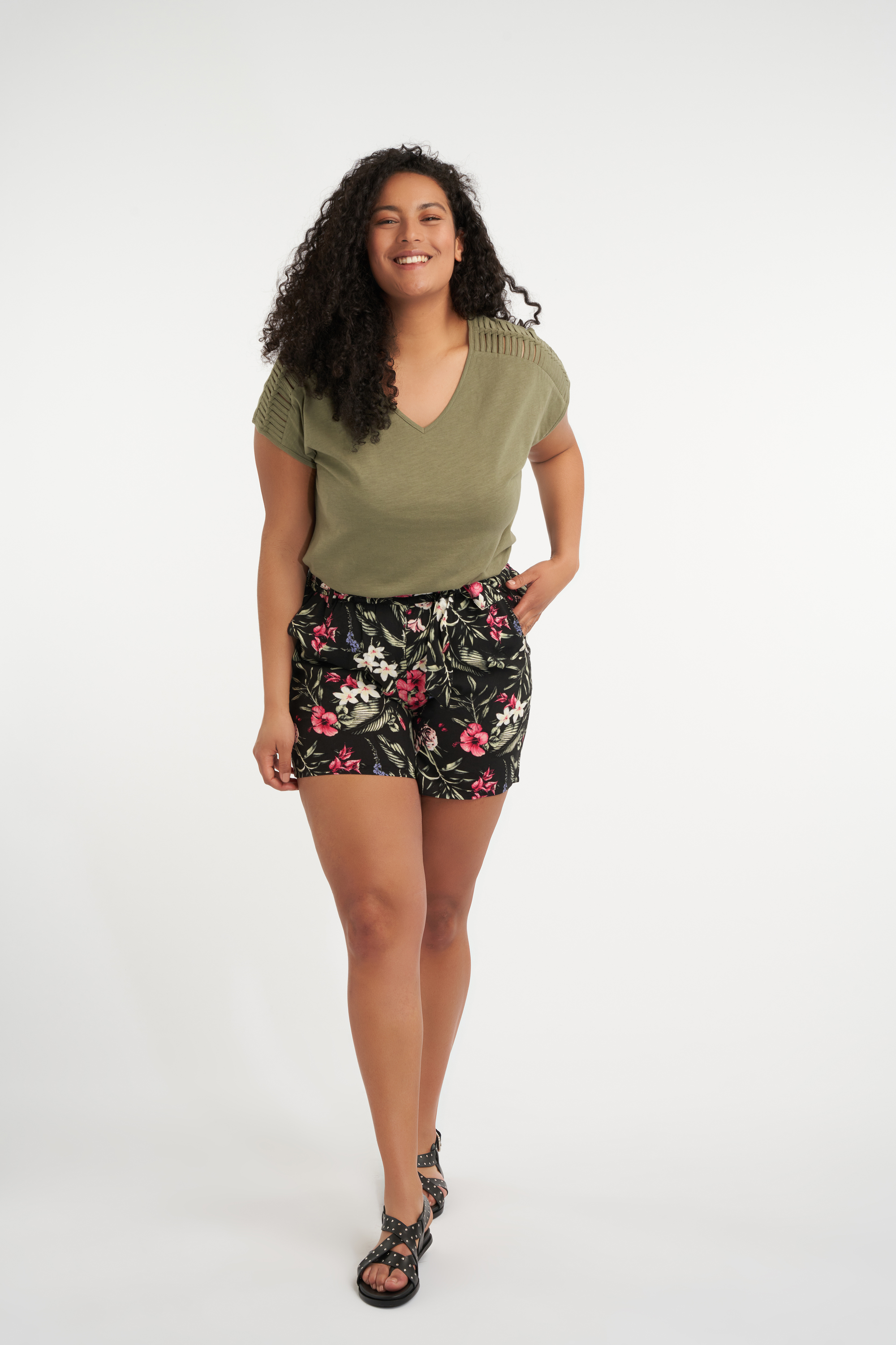 Short en viscose avec ceinture   image number null