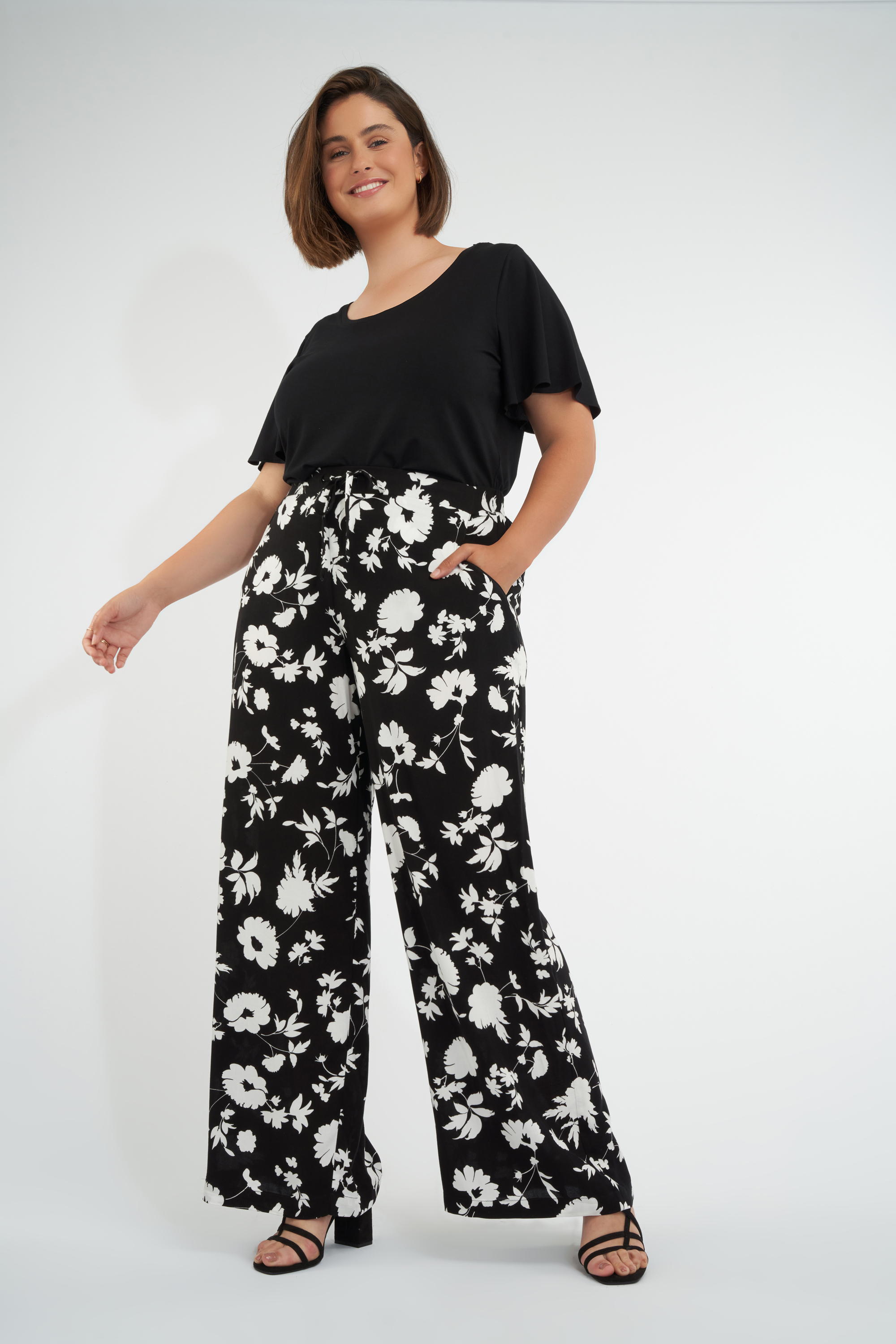 Pantalon large imprim&eacute; image number null