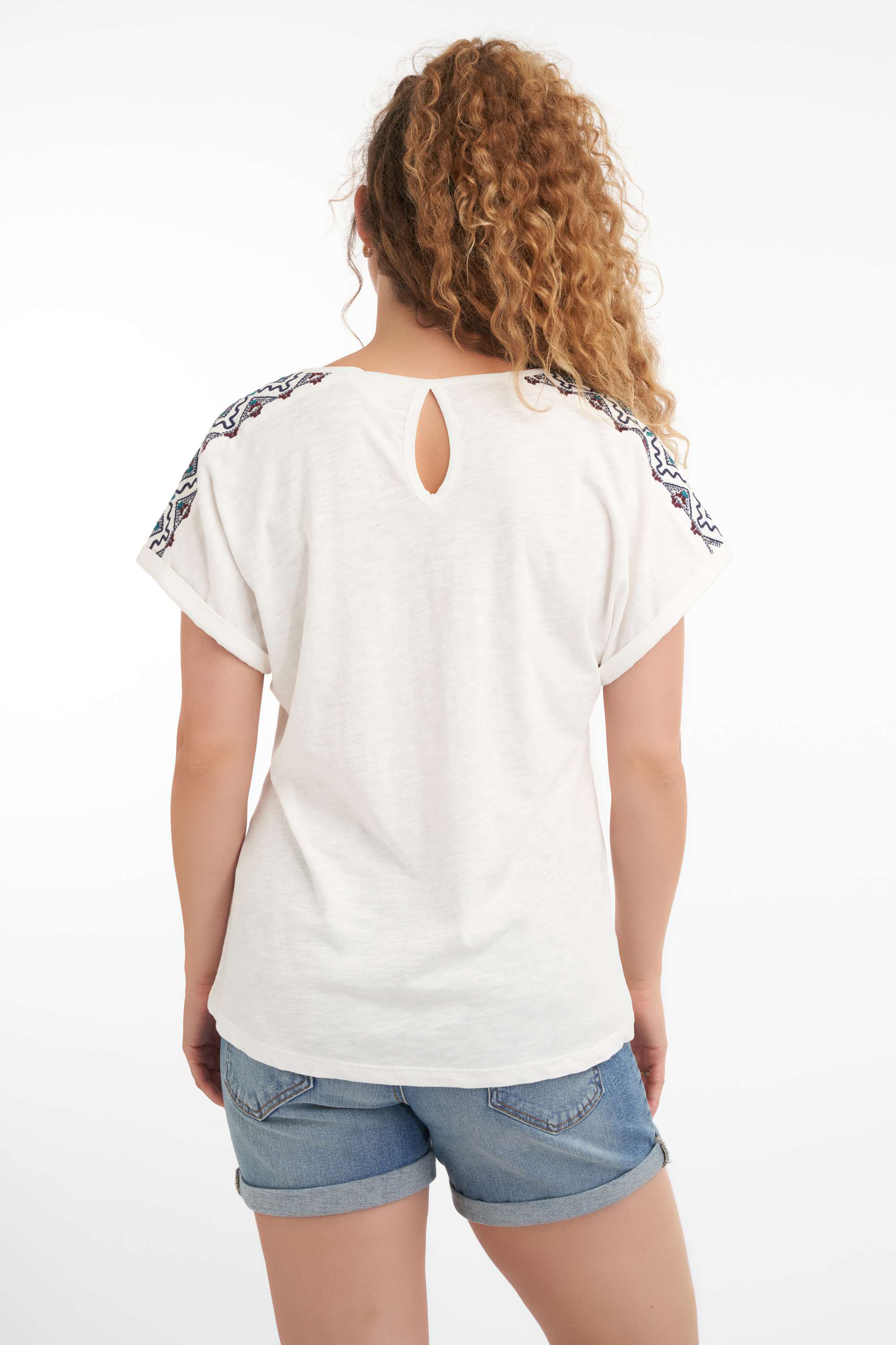 Haut avec broderie image number null