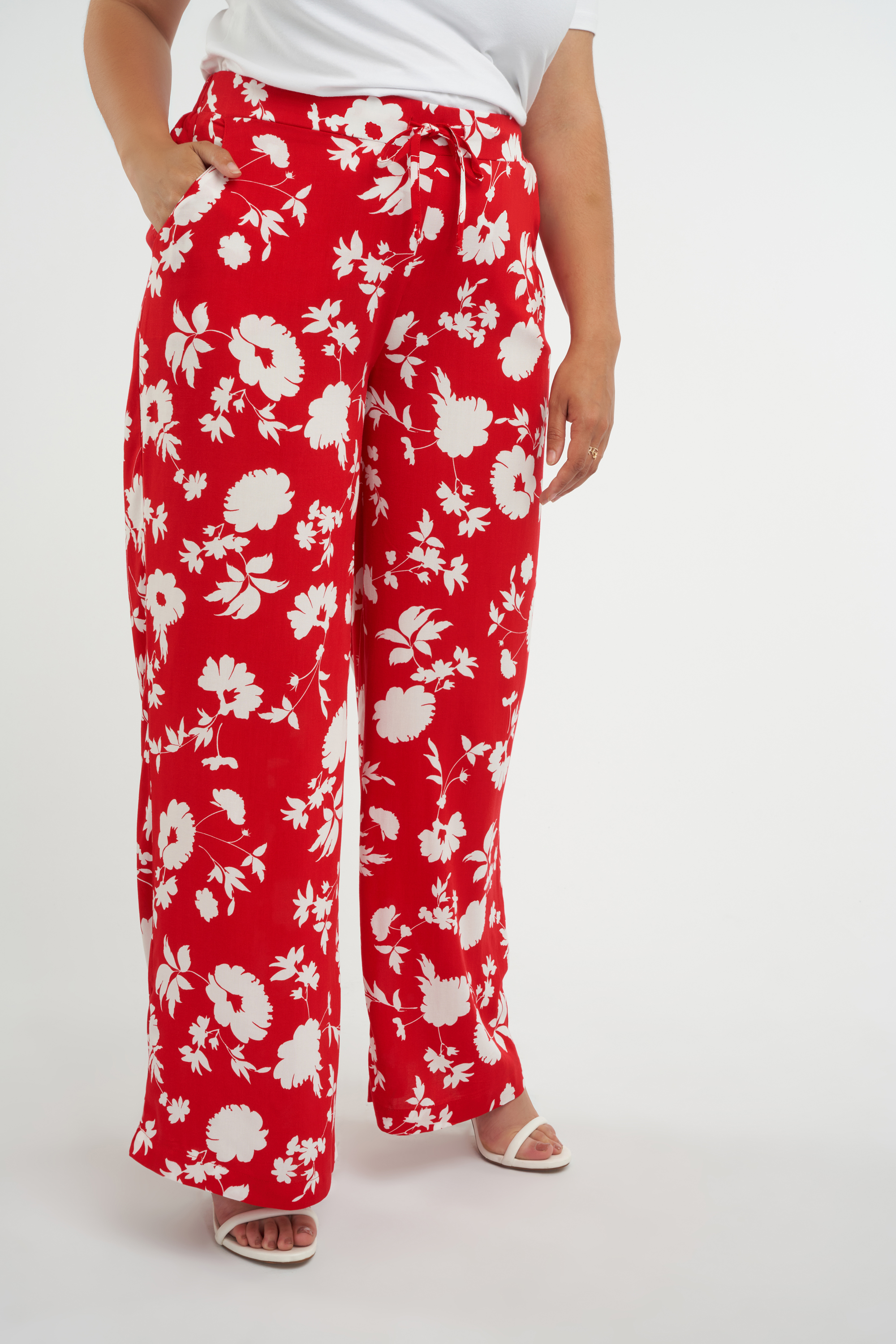 Pantalon large imprim&eacute; image number null