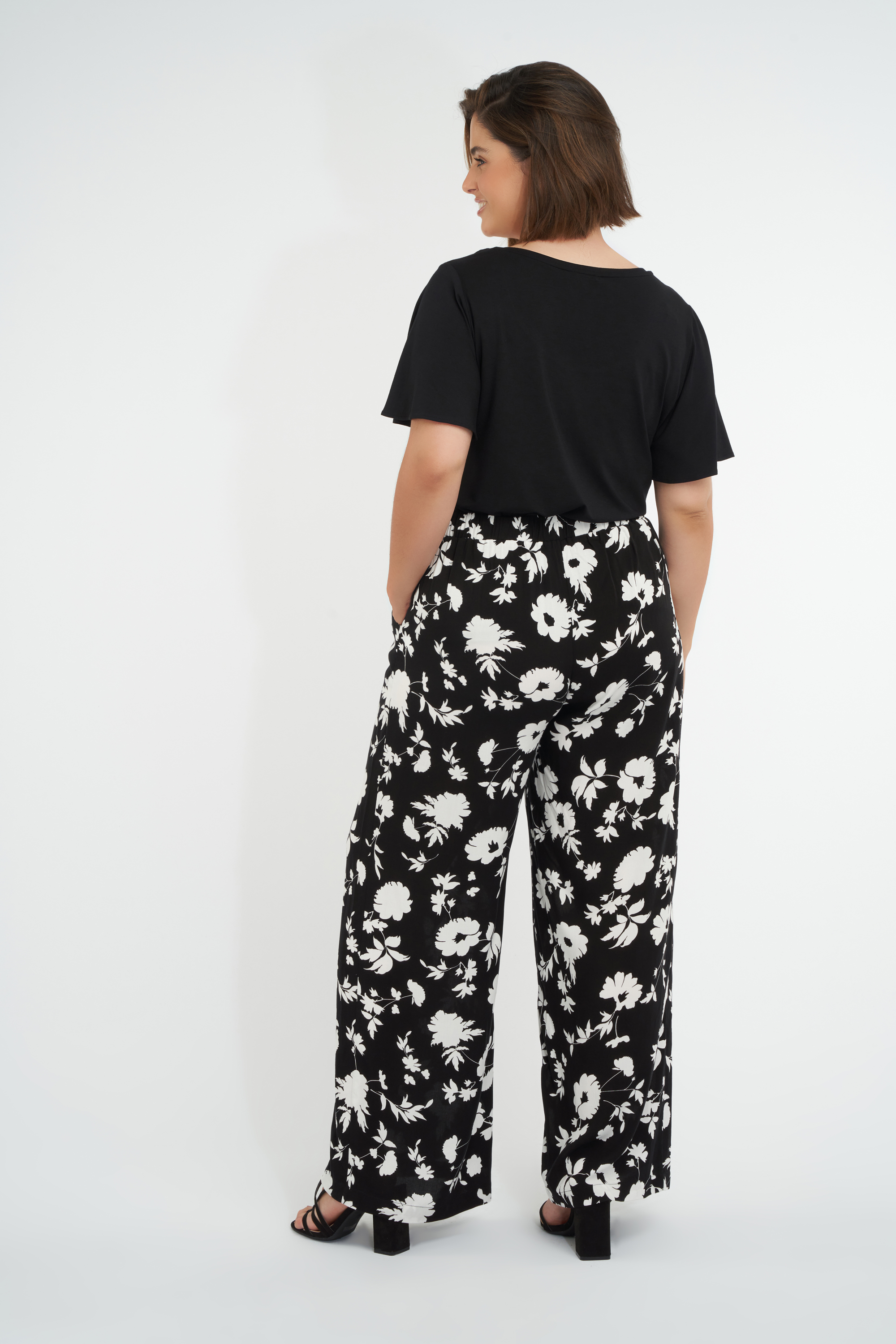 Pantalon large imprim&eacute; image number null