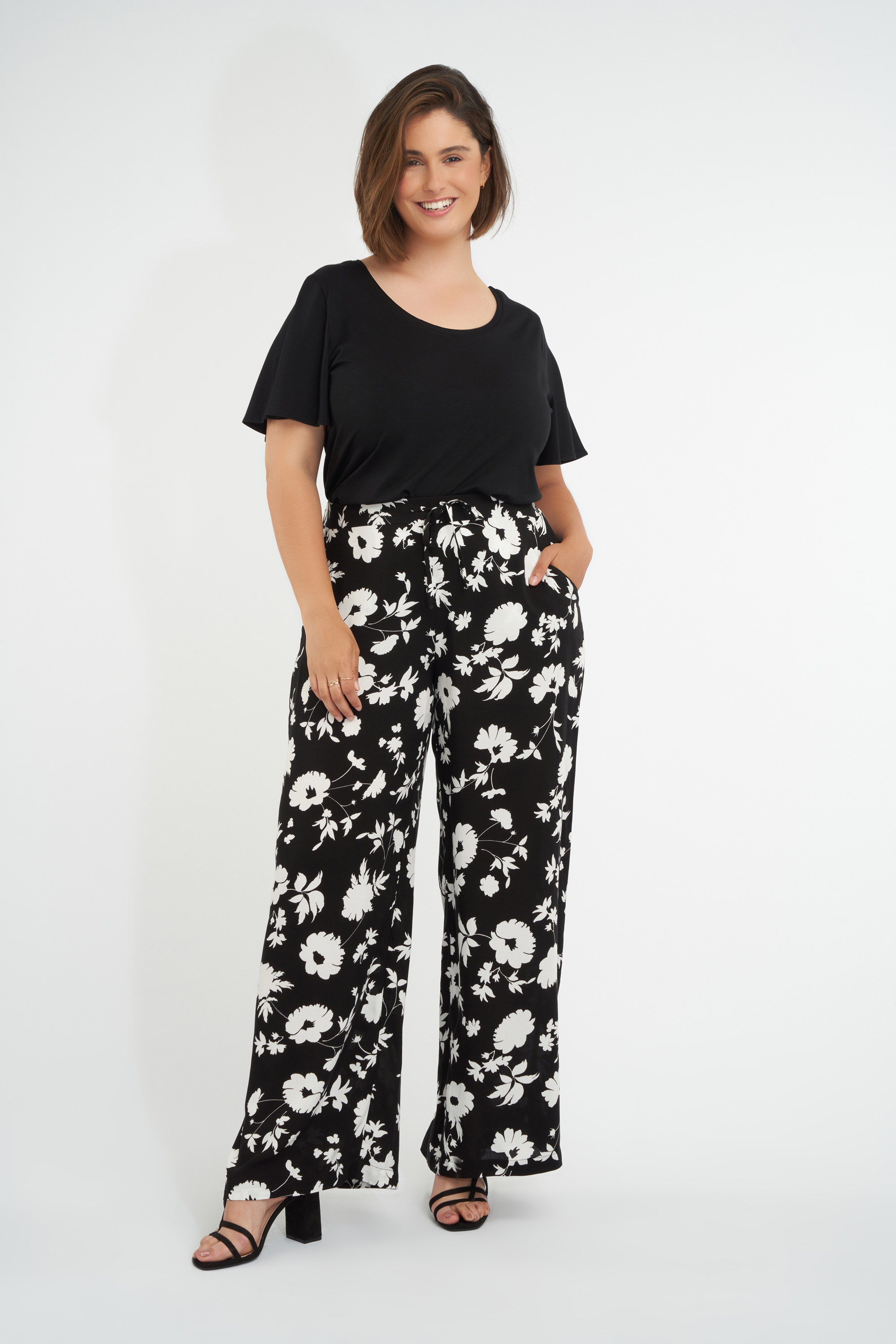 Pantalon large imprim&eacute; image number null